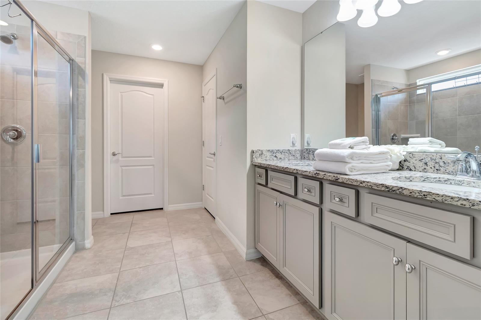 7312 Oakmoss Loop Property Photo 25
