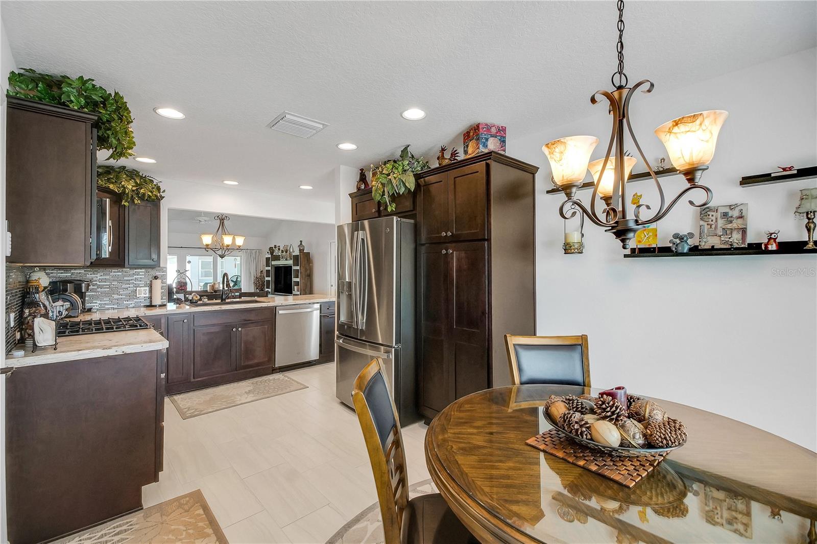 939 Ebling Loop Property Photo 14