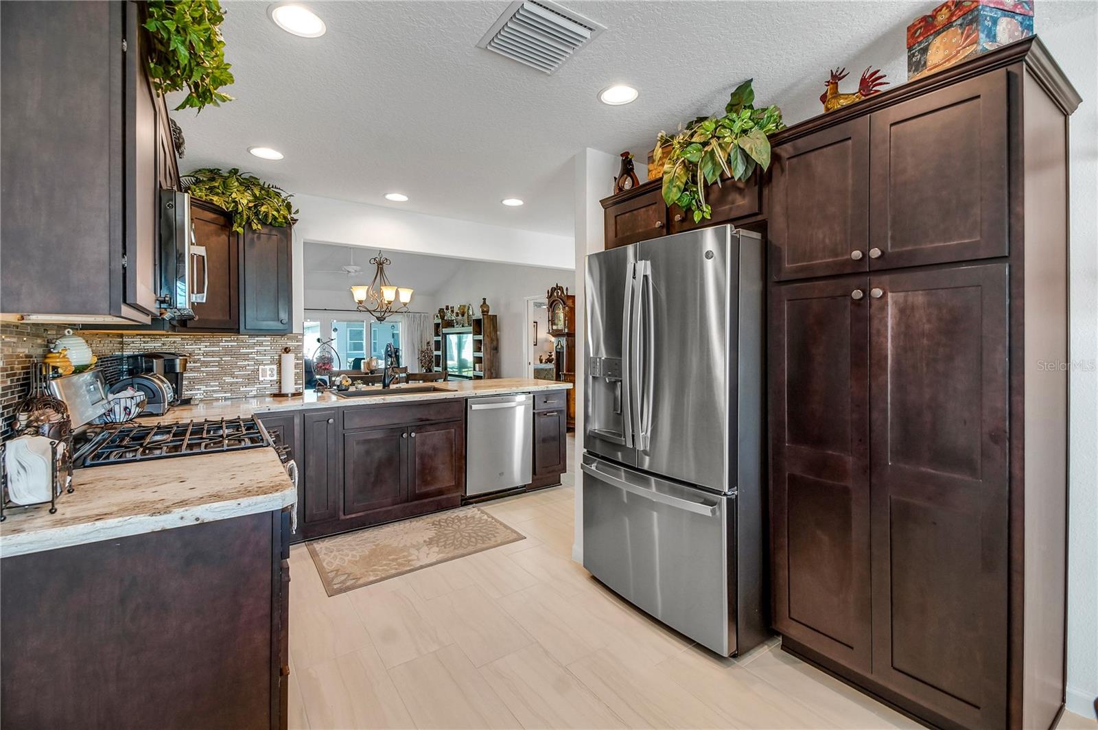 939 Ebling Loop Property Photo 15