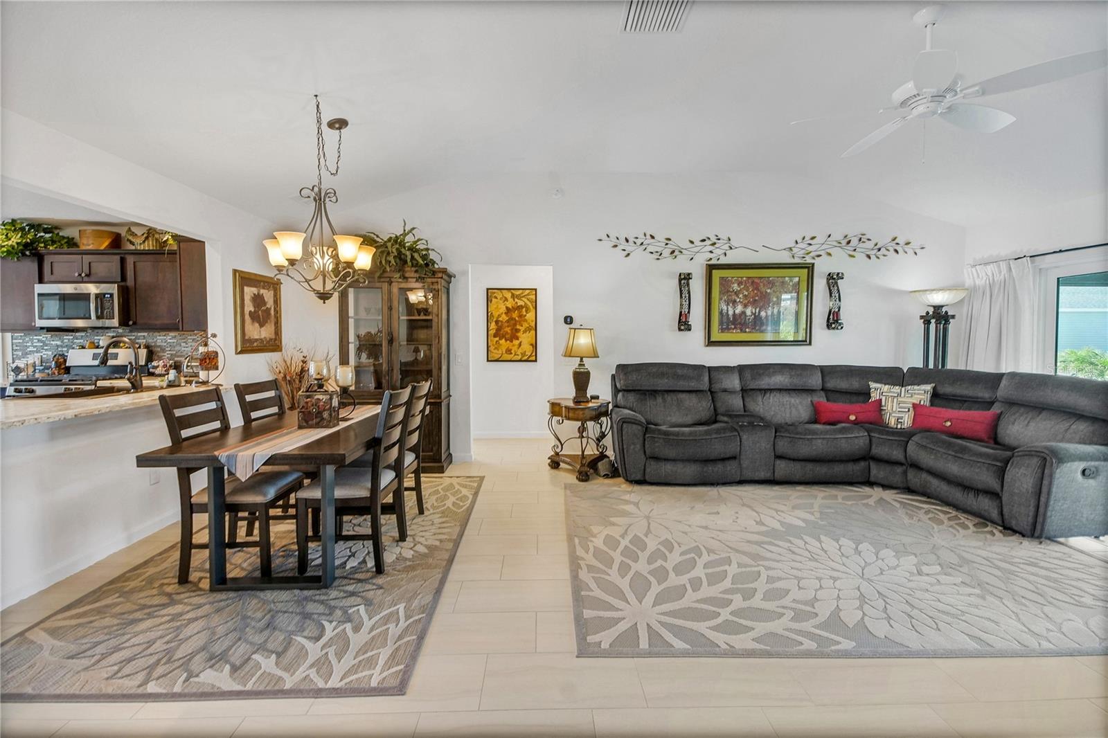 939 Ebling Loop Property Photo 18