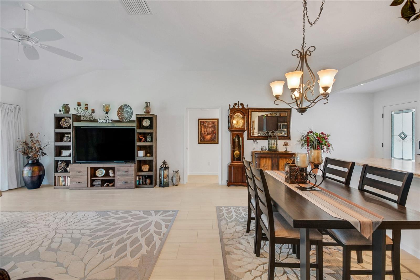 939 Ebling Loop Property Photo 19