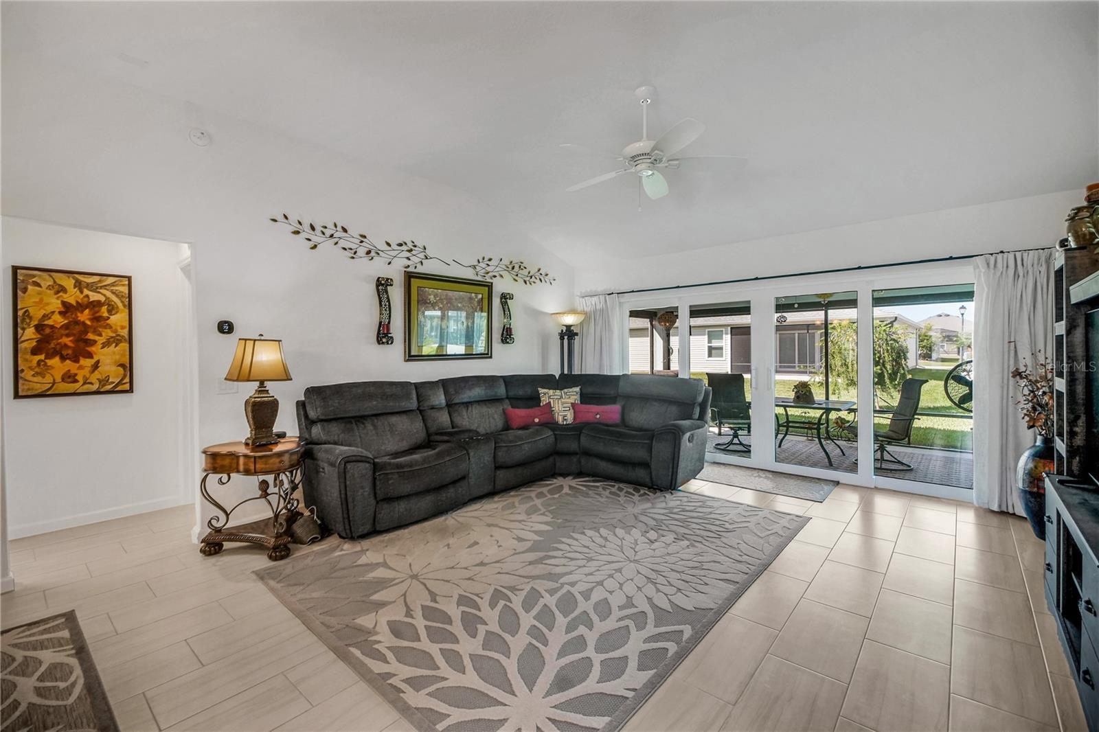 939 Ebling Loop Property Photo 23