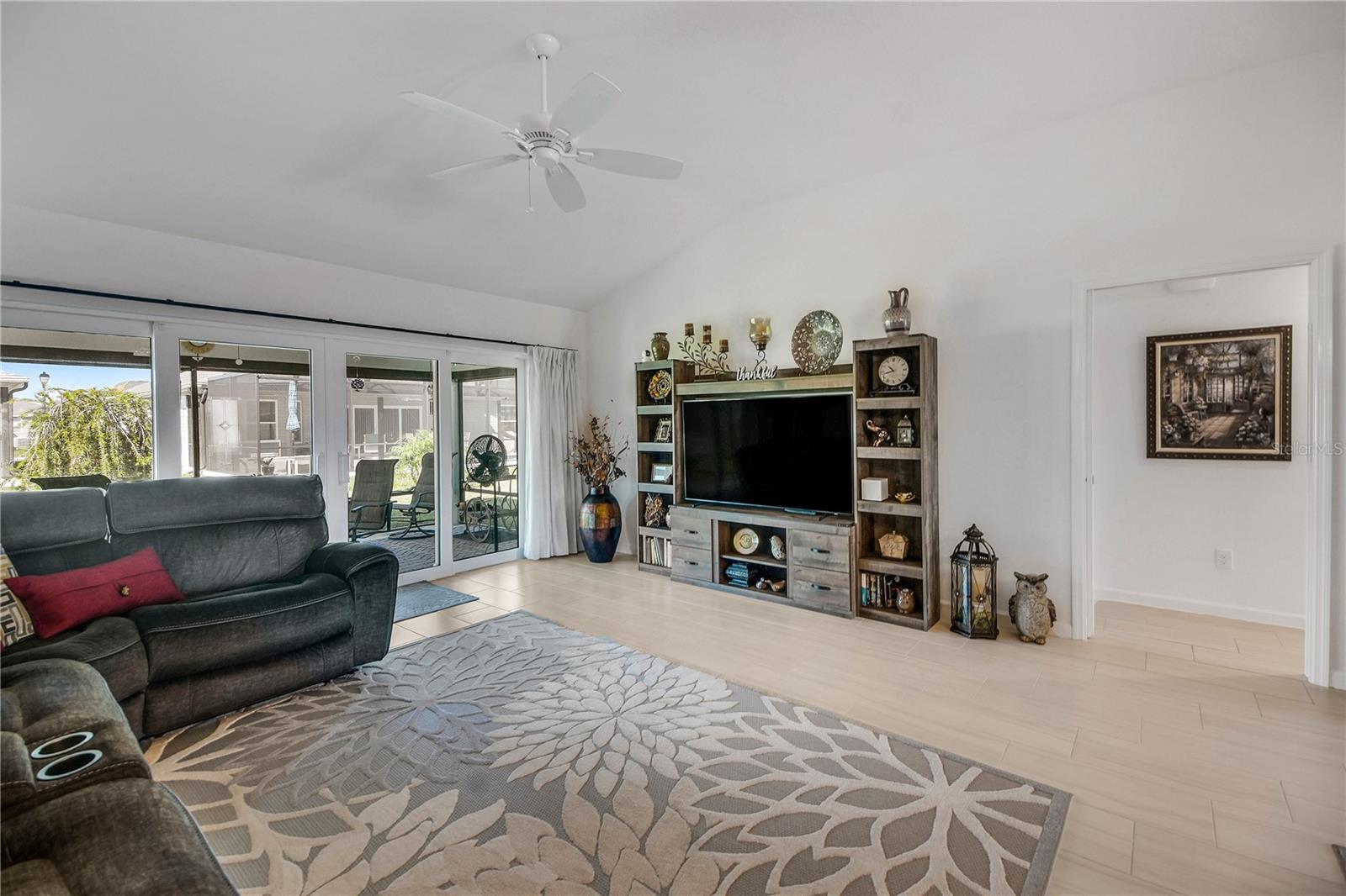 939 Ebling Loop Property Photo 29