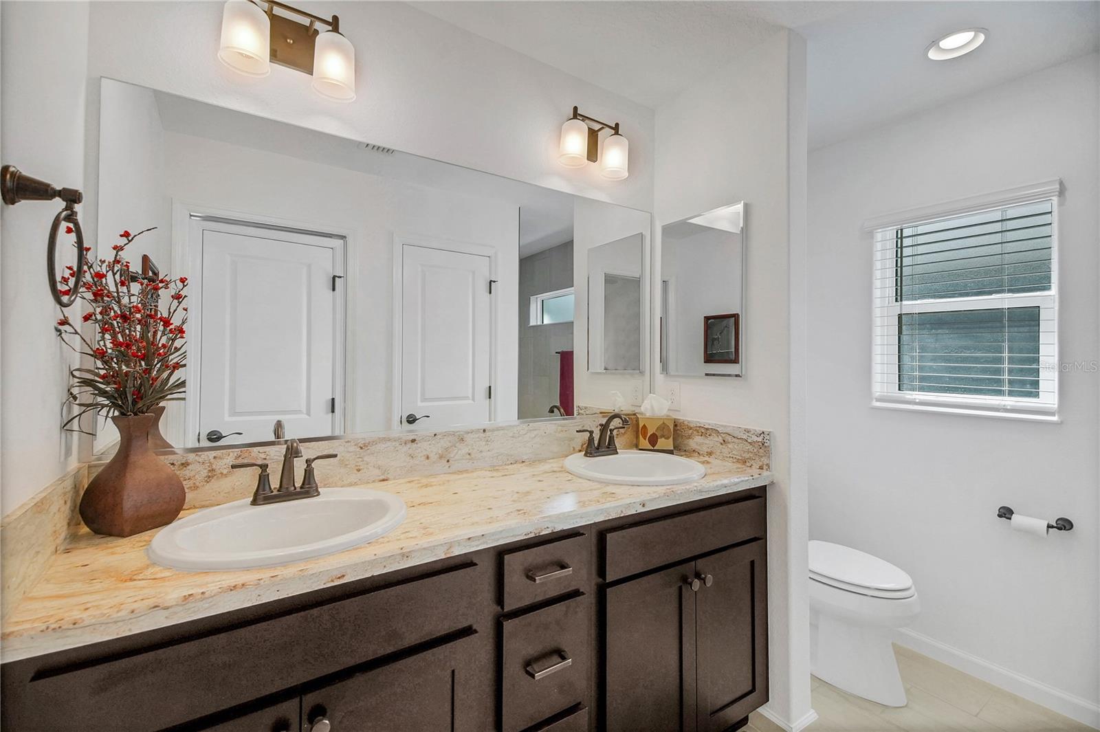 939 Ebling Loop Property Photo 40