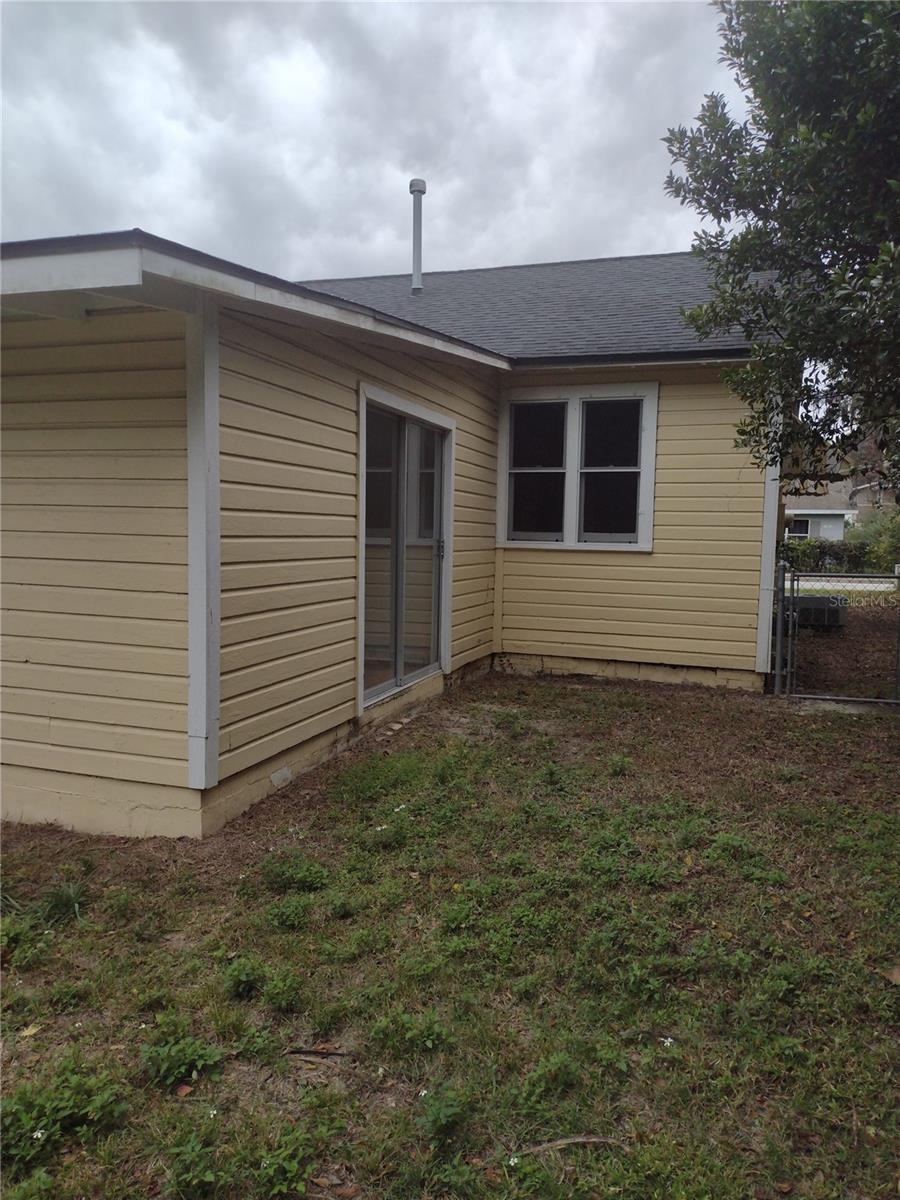 320 S 4th St Property Photo 5