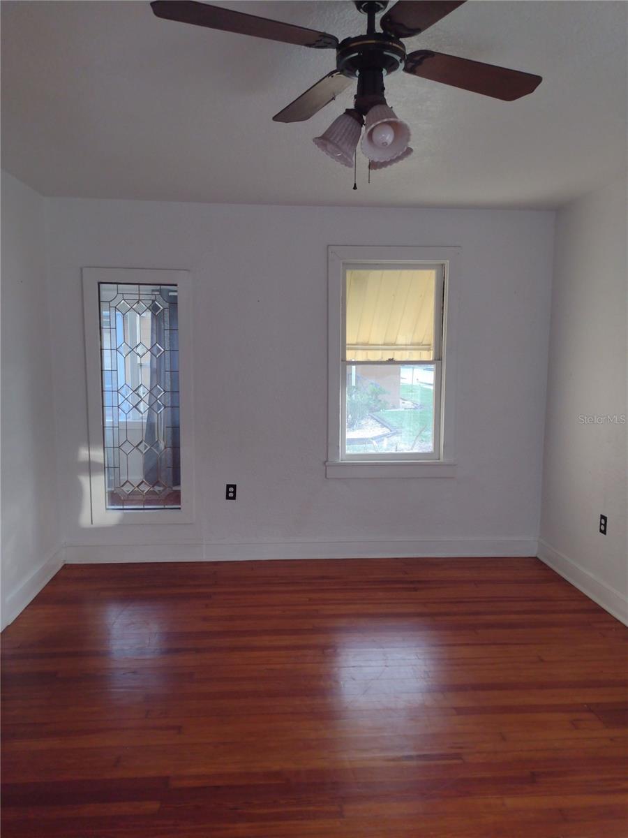 320 S 4th St Property Photo 13