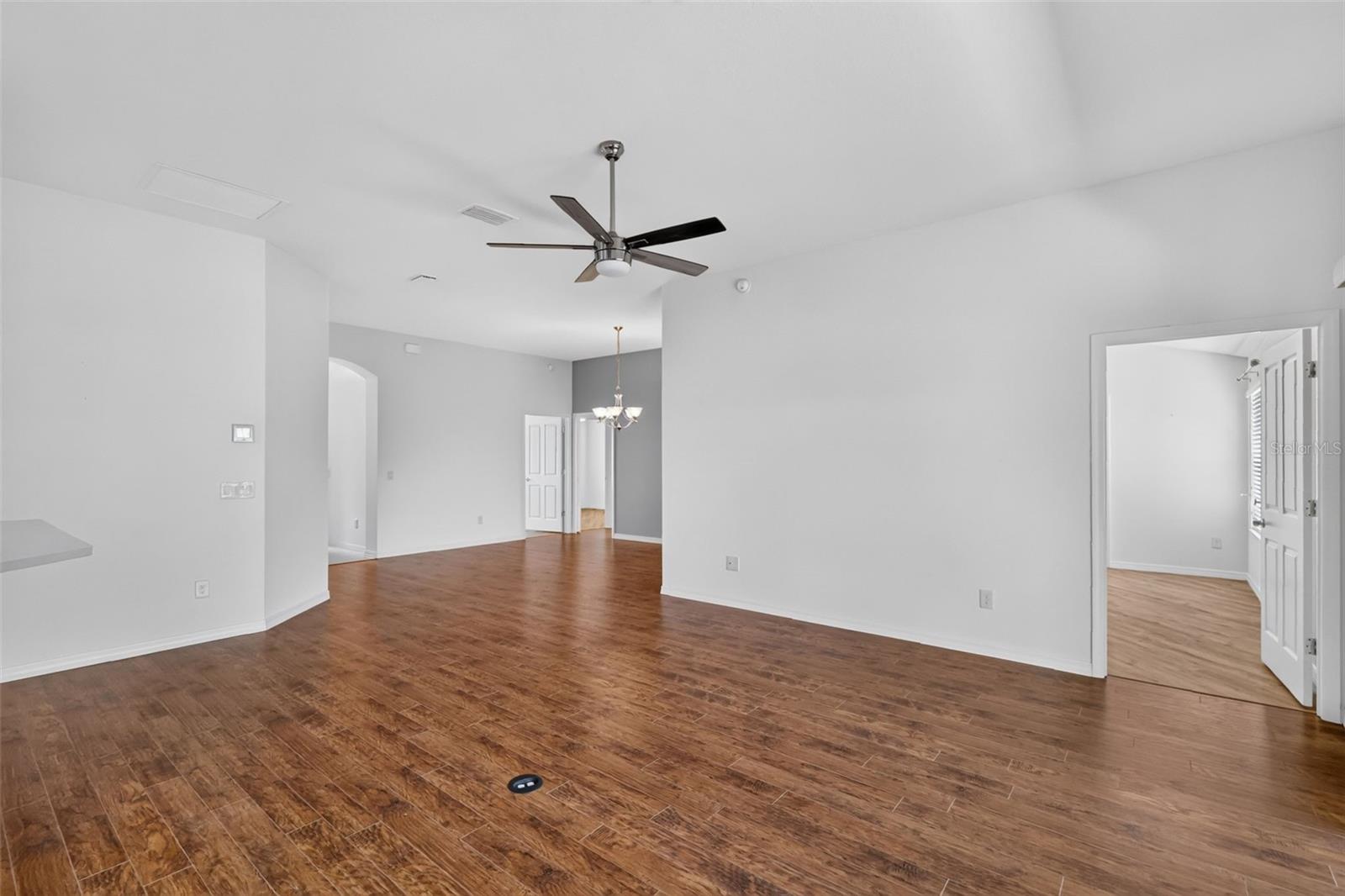 G5117683 Property Photo 5