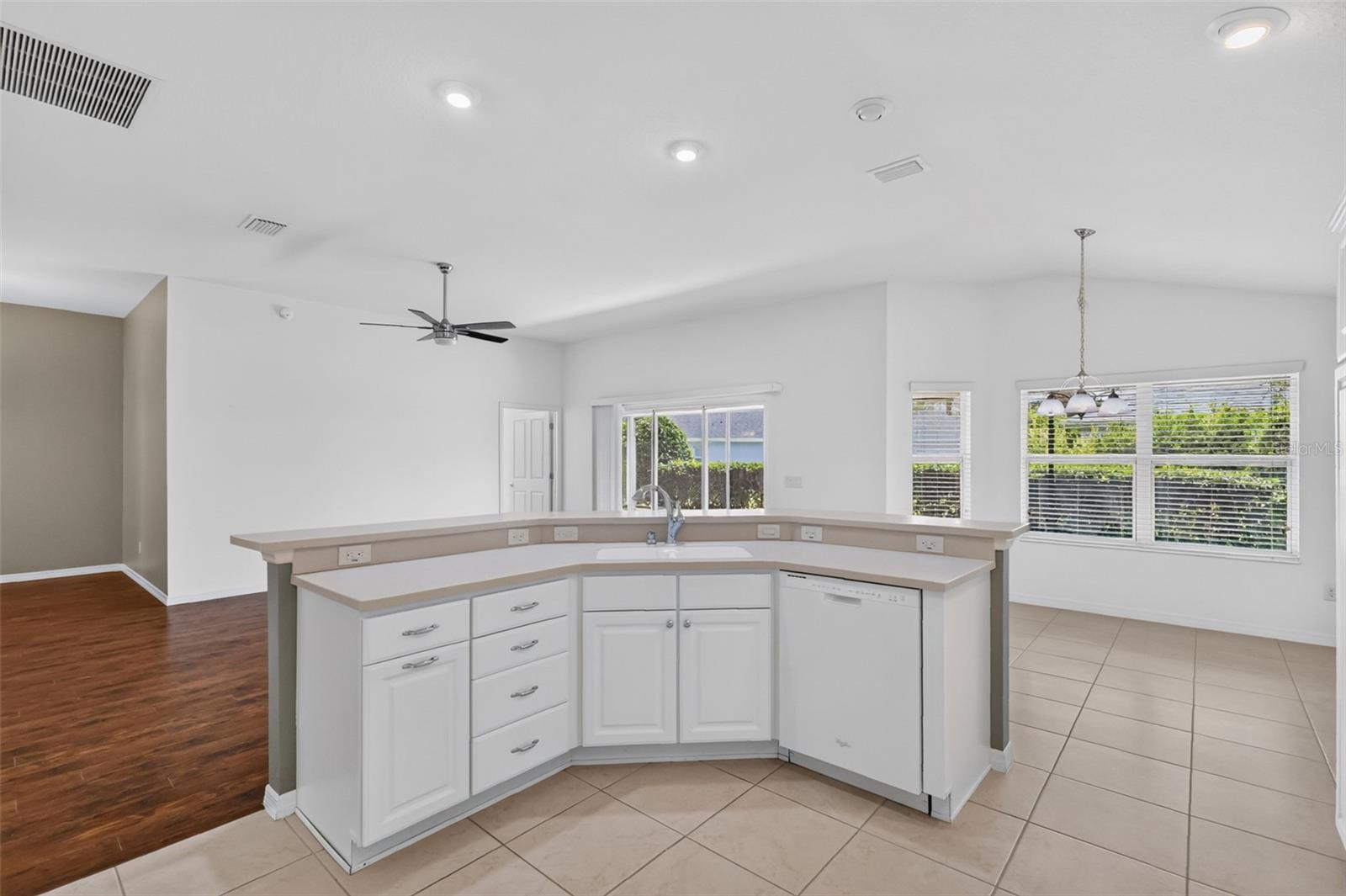 G5117683 Property Photo 25