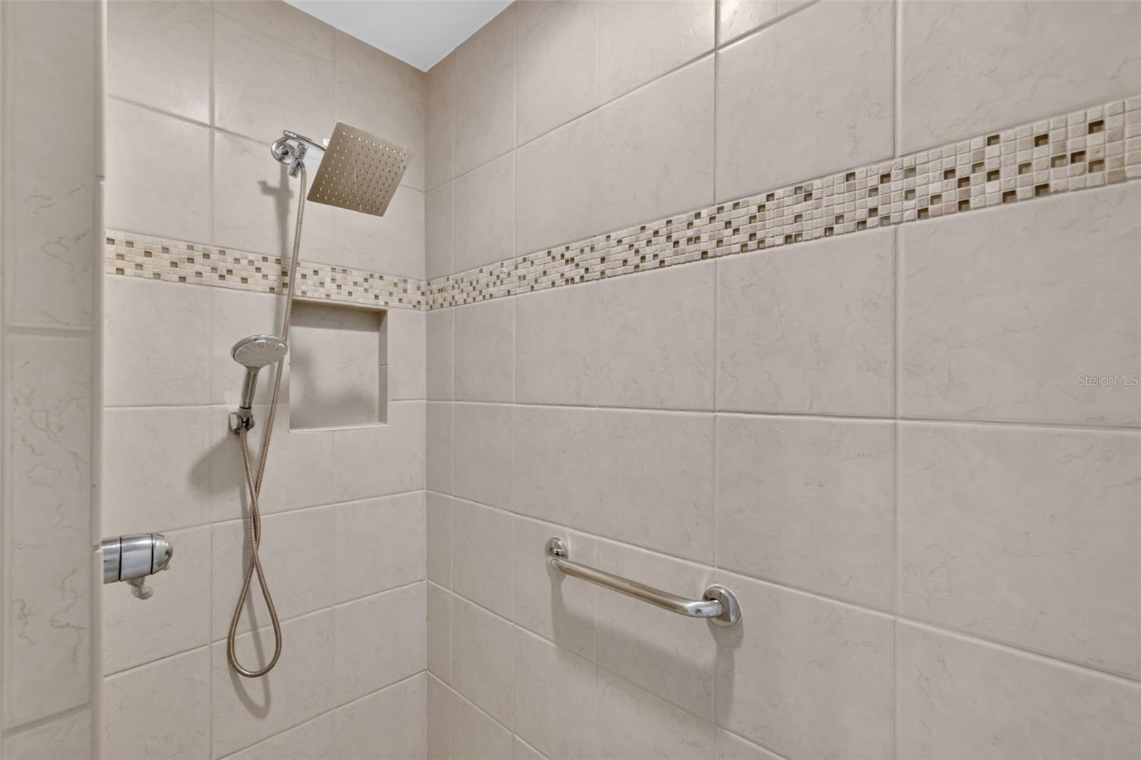 G5117683 Property Photo 36