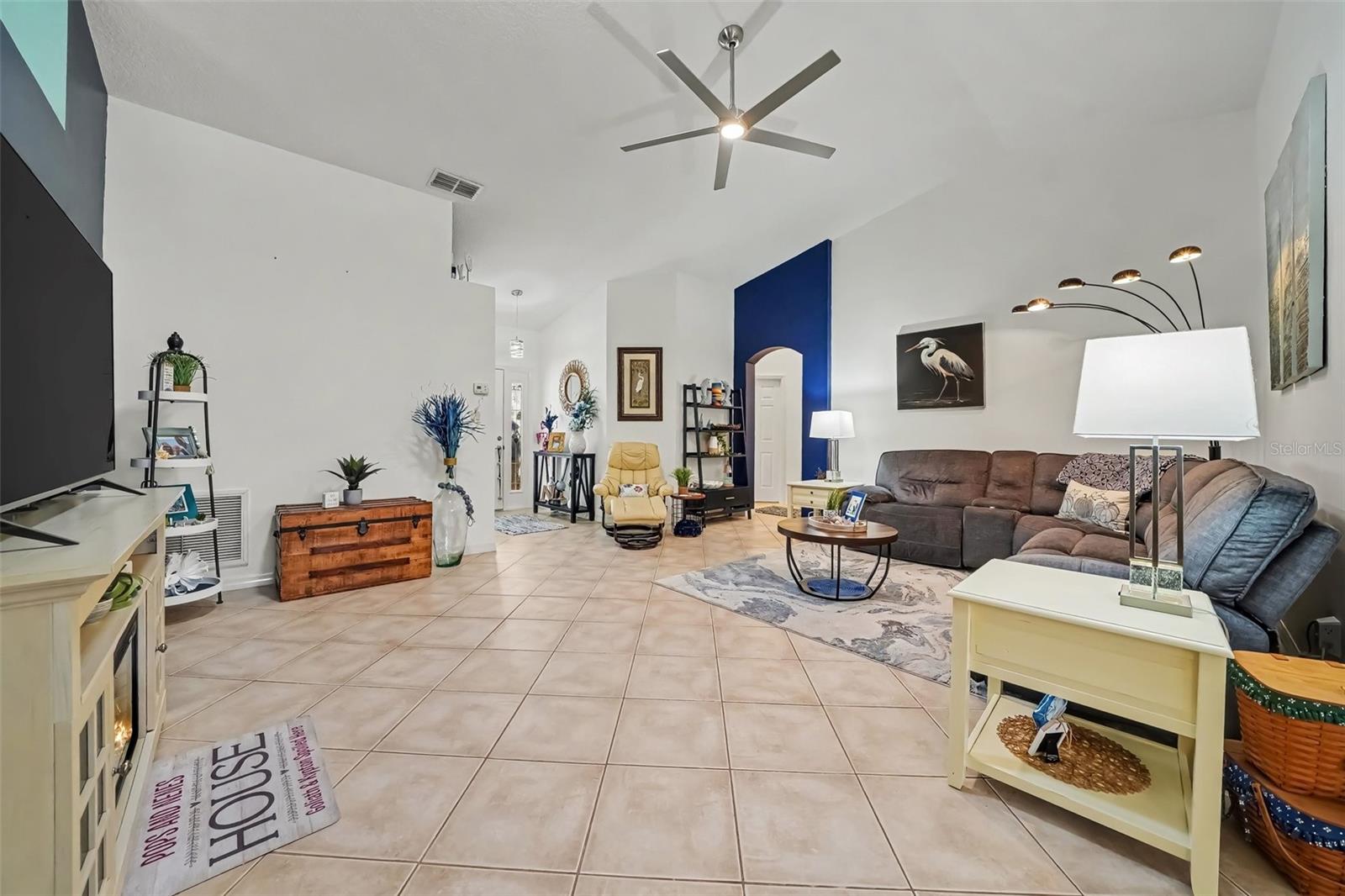 4617 Manor View Dr Property Photo 6