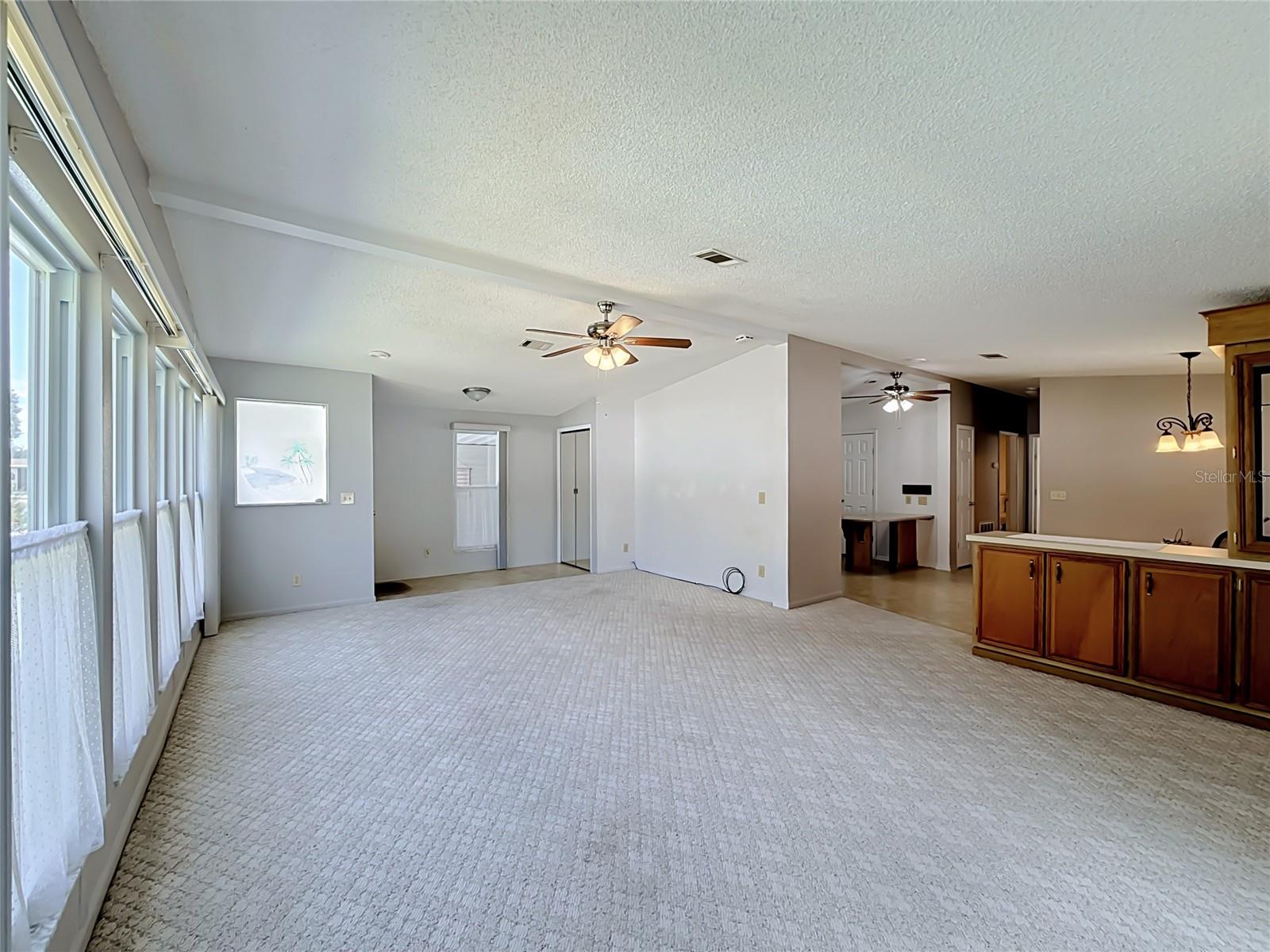 658 Rainbow Blvd Property Photo 13