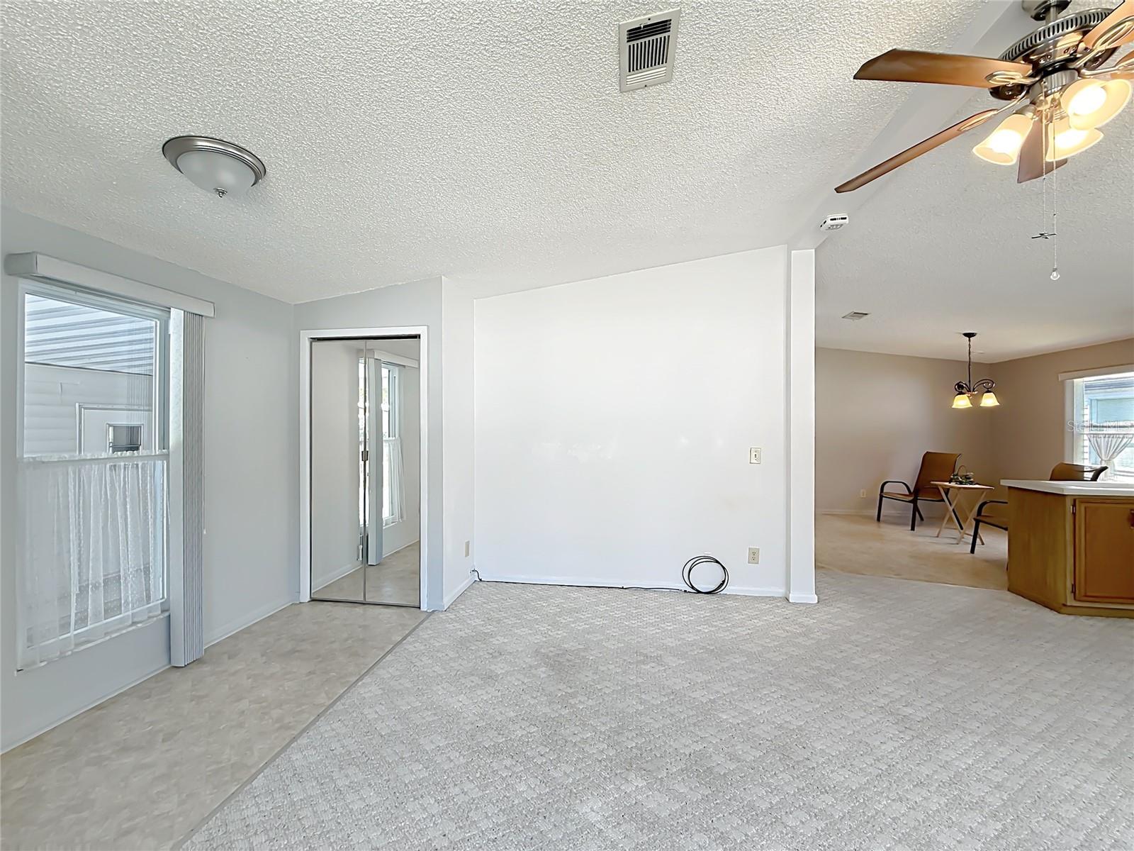 658 Rainbow Blvd Property Photo 14