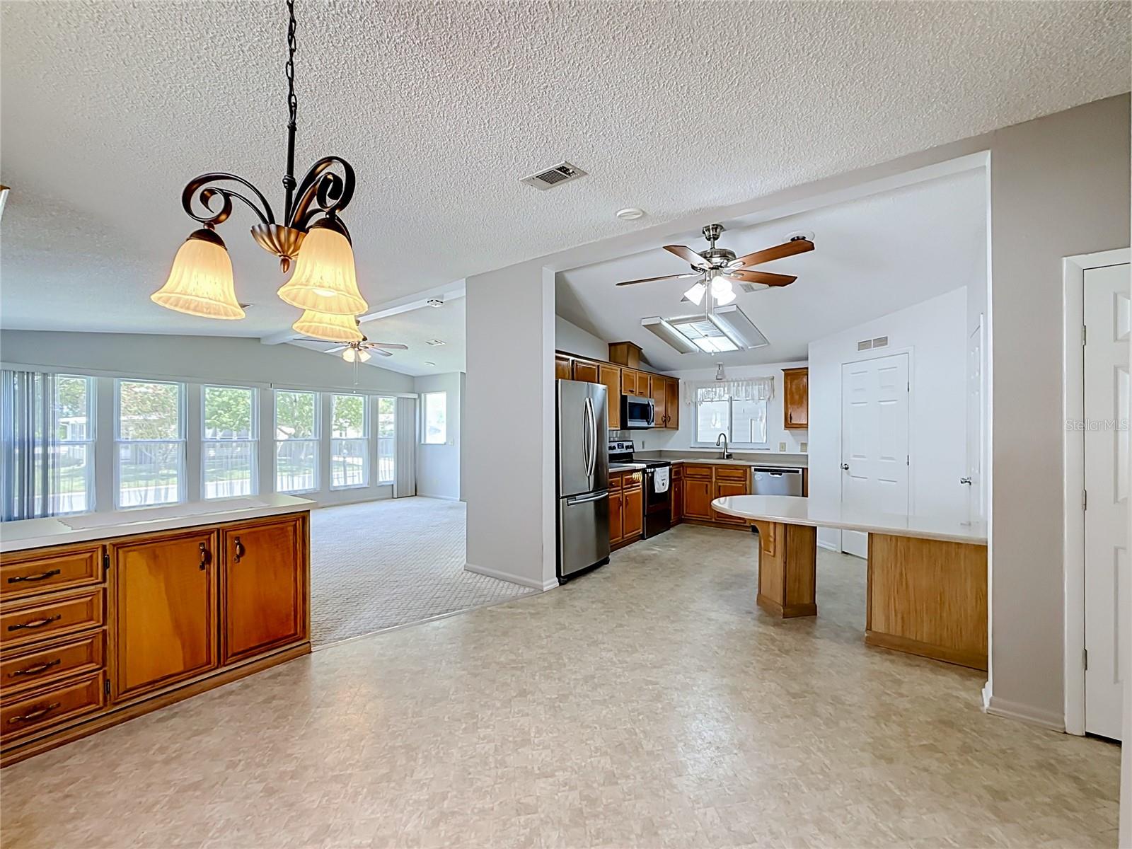 658 Rainbow Blvd Property Photo 21
