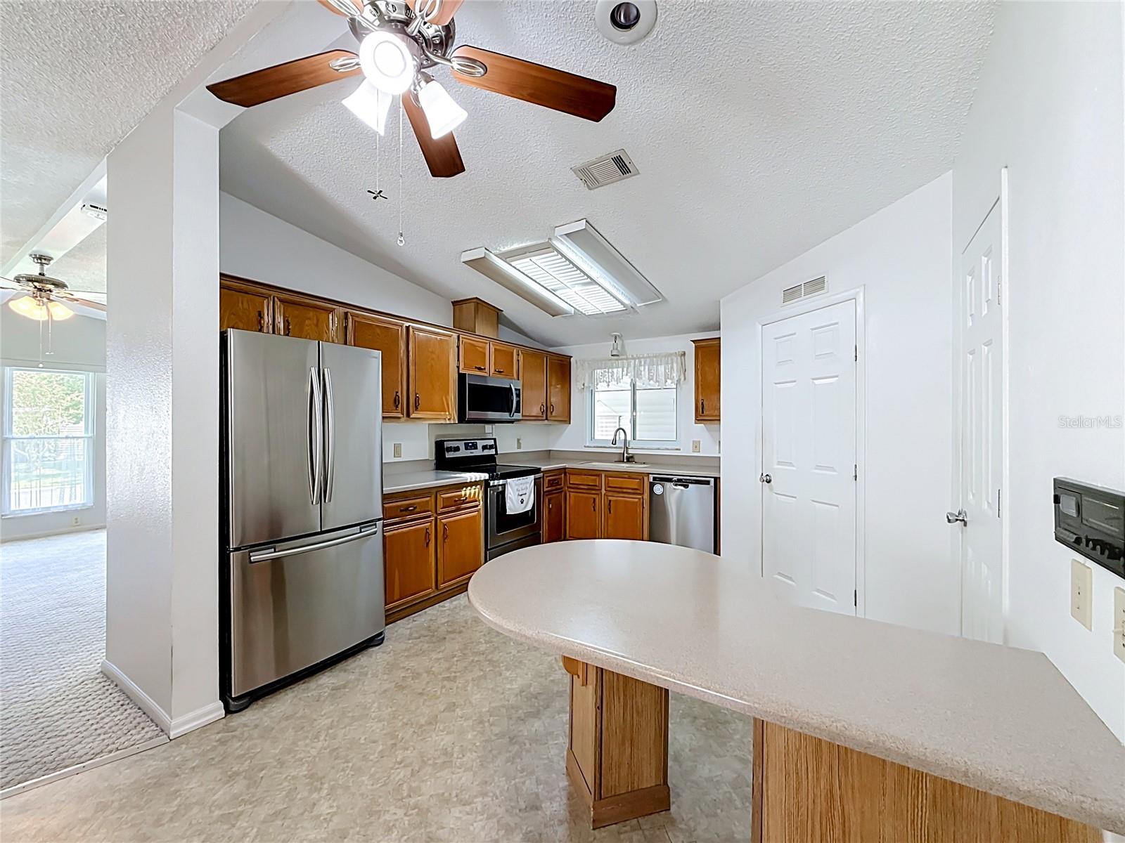 658 Rainbow Blvd Property Photo 22