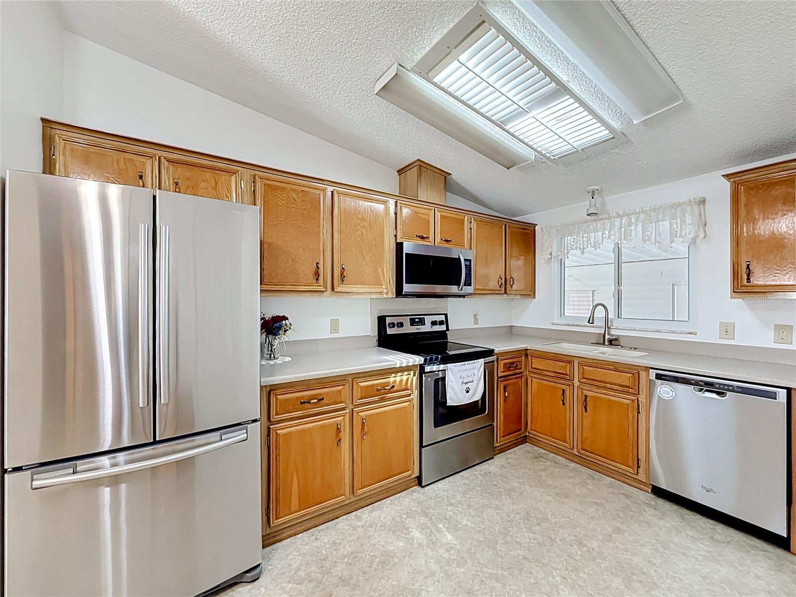 658 Rainbow Blvd Property Photo 24