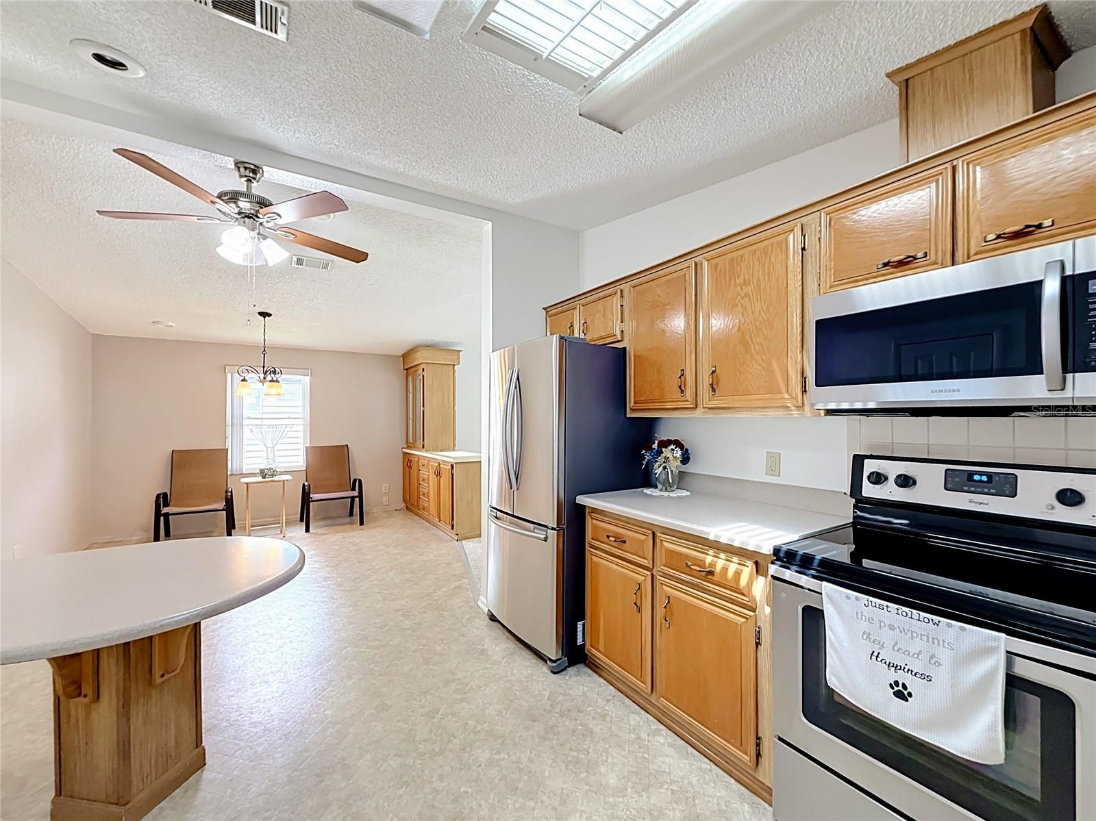 658 Rainbow Blvd Property Photo 26