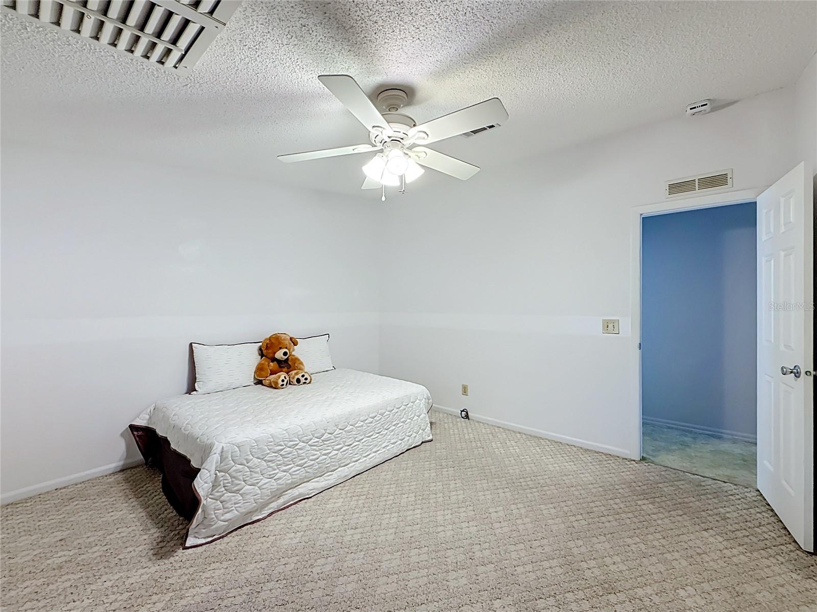 658 Rainbow Blvd Property Photo 28