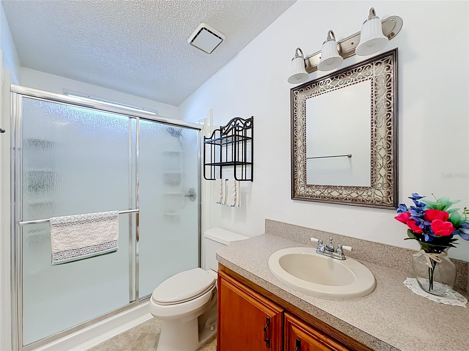 658 Rainbow Blvd Property Photo 30