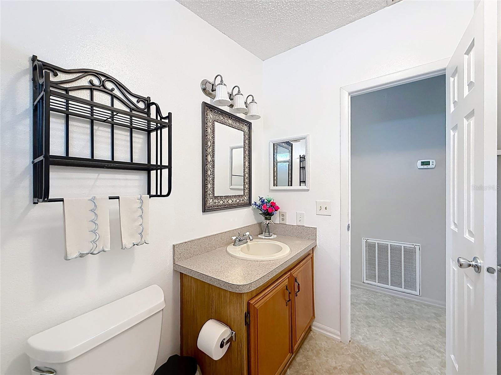 658 Rainbow Blvd Property Photo 31