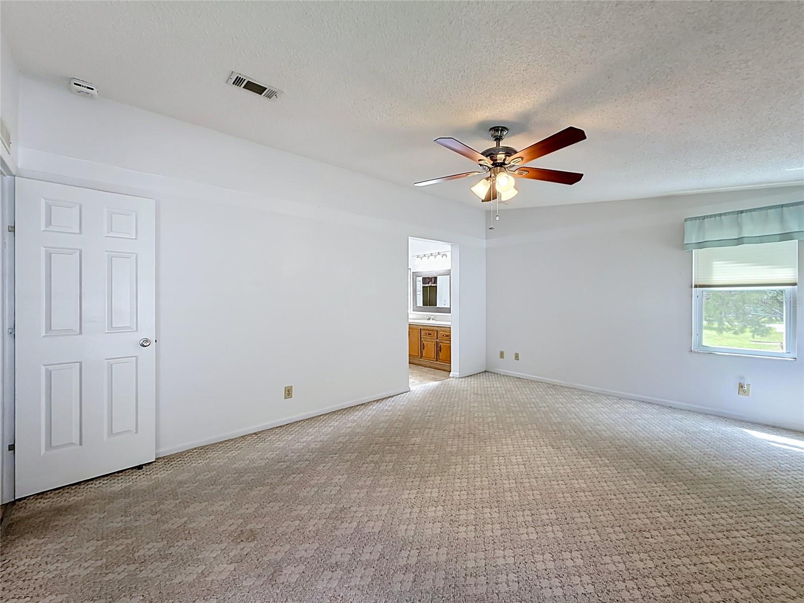 658 Rainbow Blvd Property Photo 33