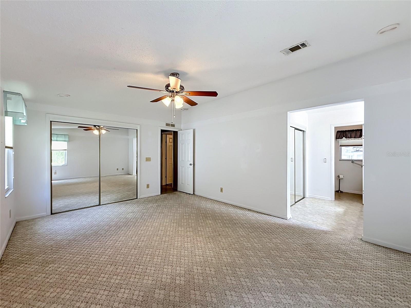 658 Rainbow Blvd Property Photo 34