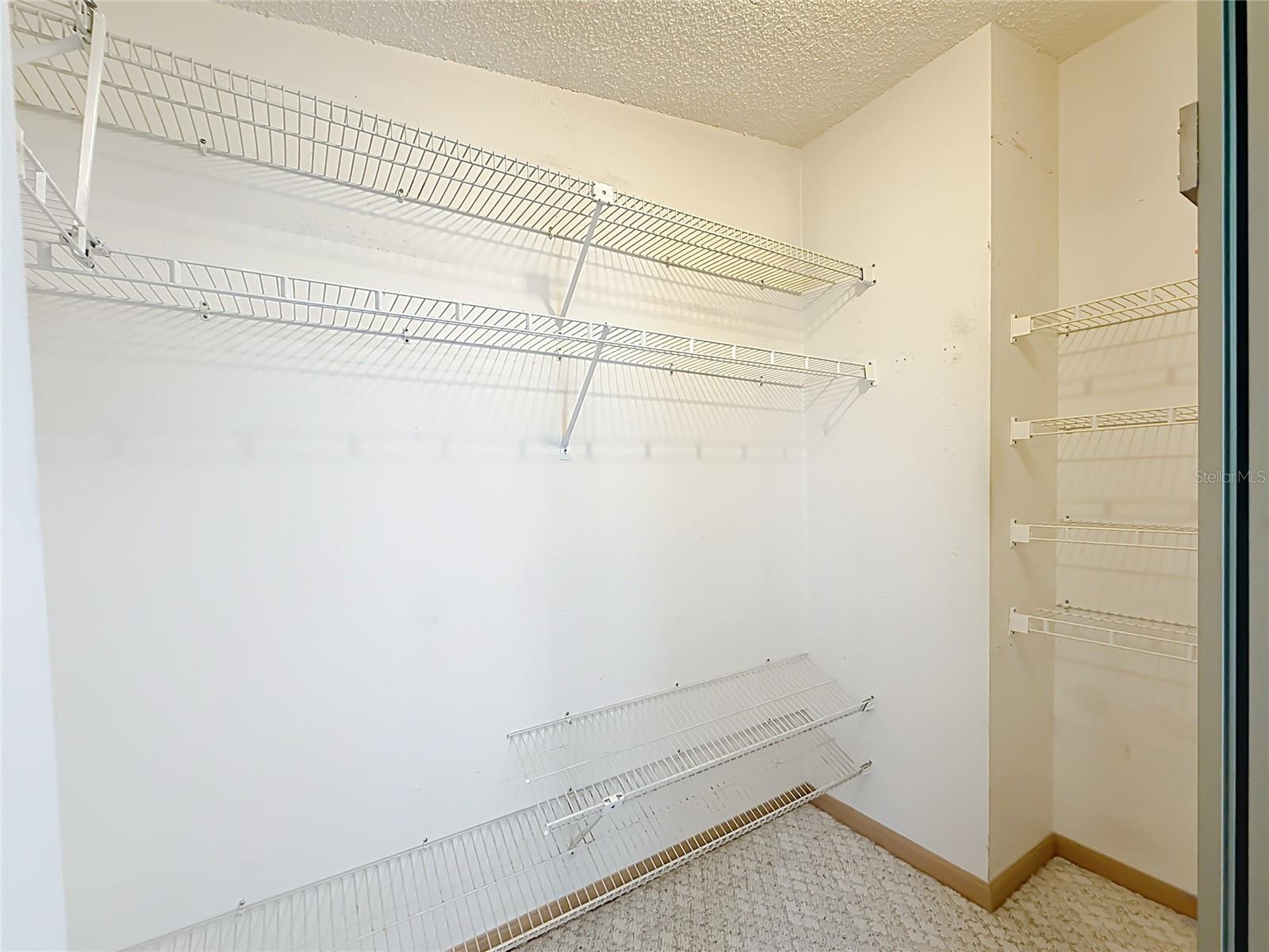 658 Rainbow Blvd Property Photo 36
