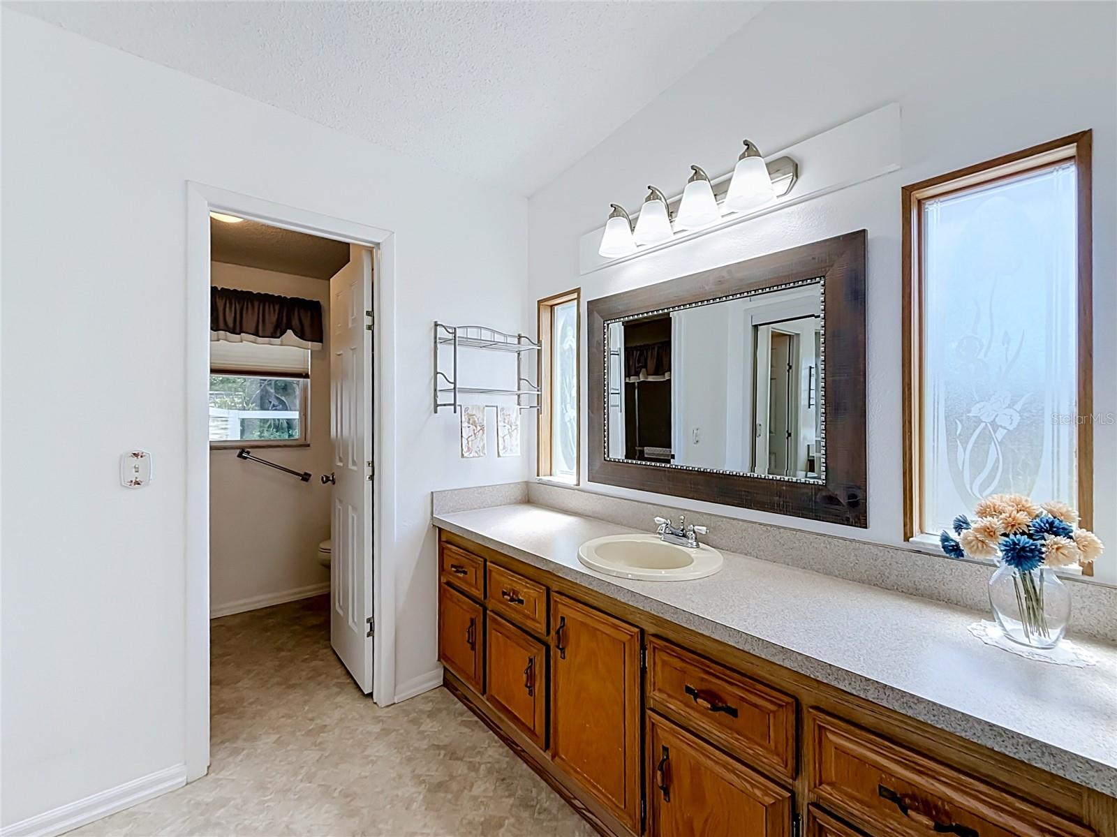 658 Rainbow Blvd Property Photo 37