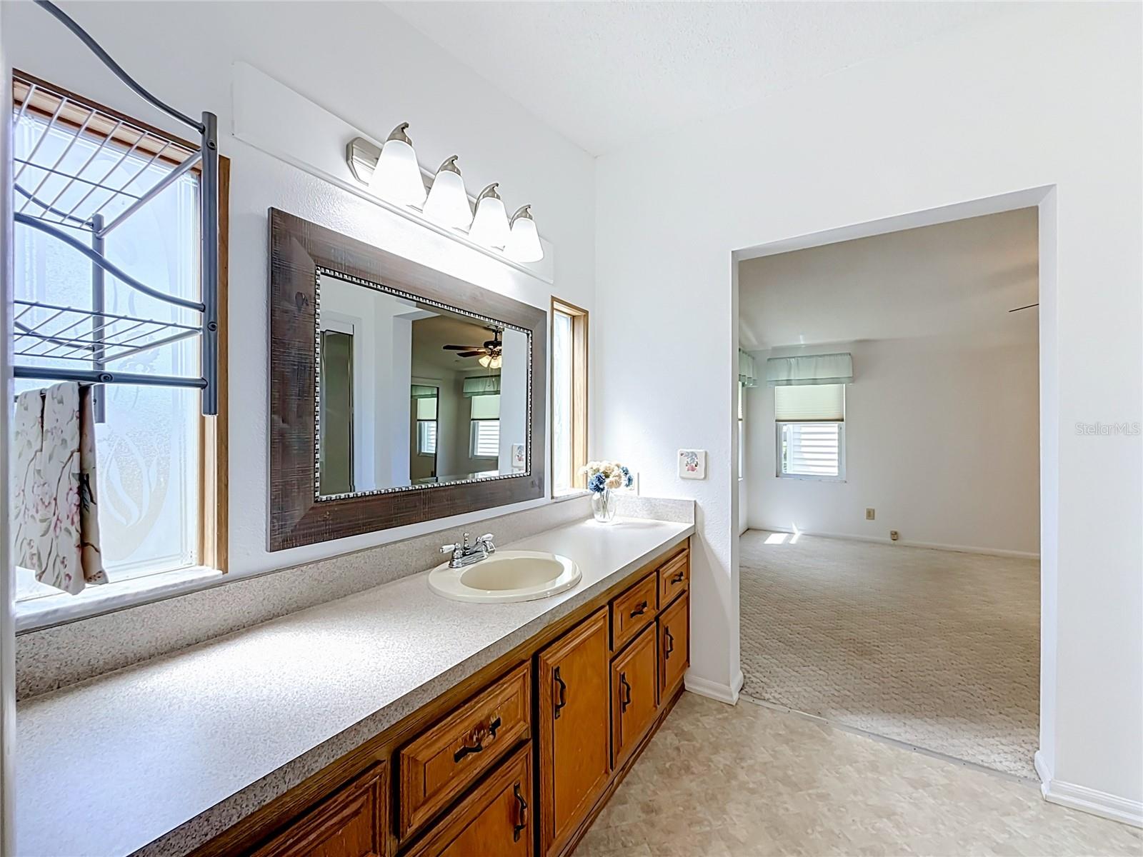 658 Rainbow Blvd Property Photo 38