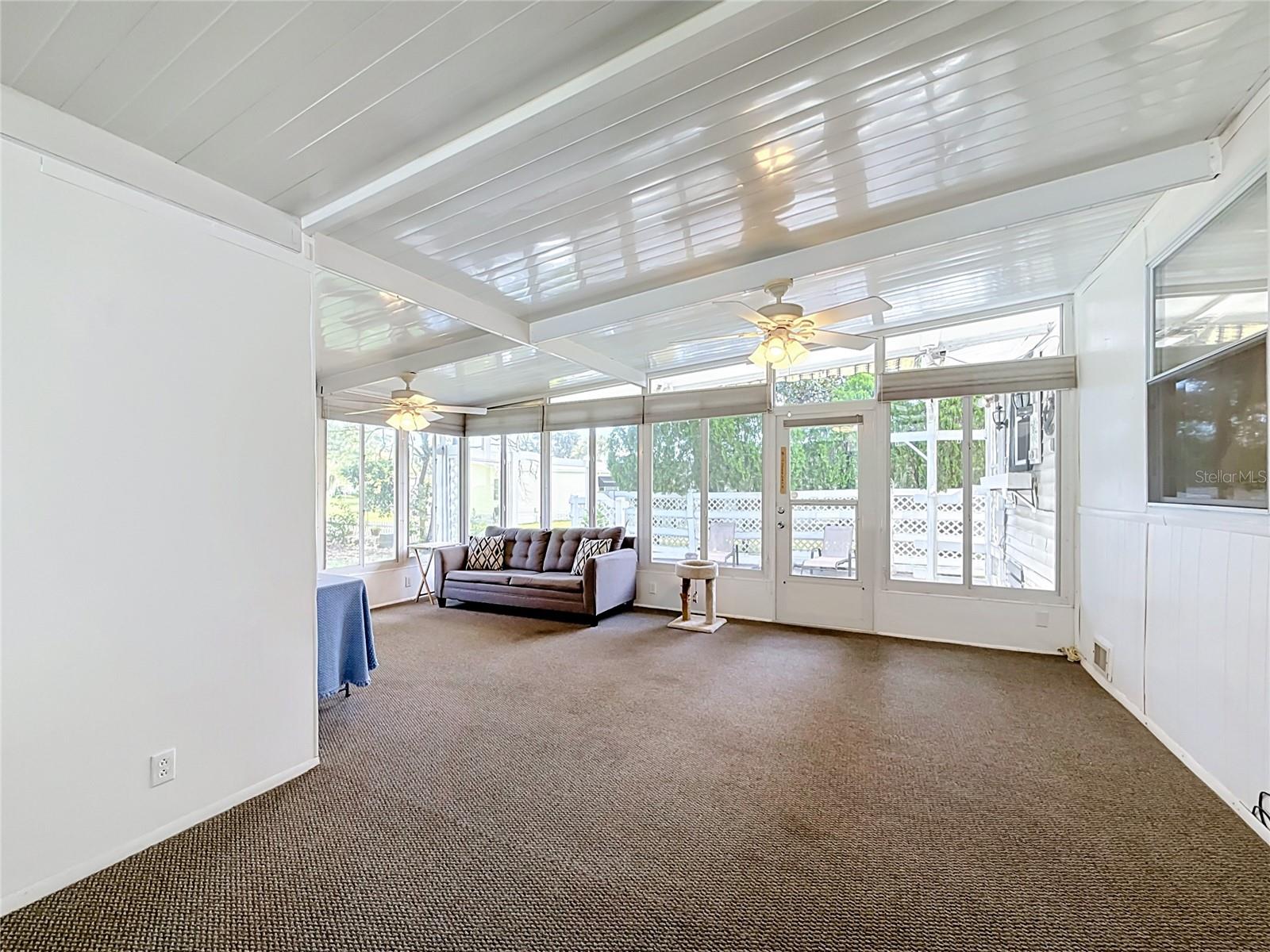 658 Rainbow Blvd Property Photo 43