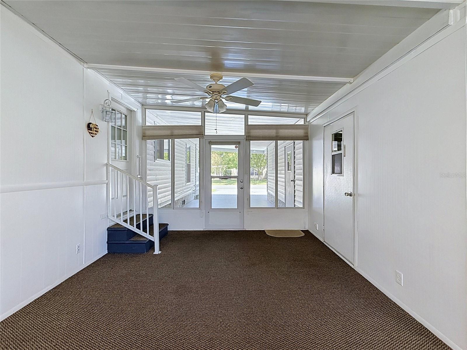 658 Rainbow Blvd Property Photo 44