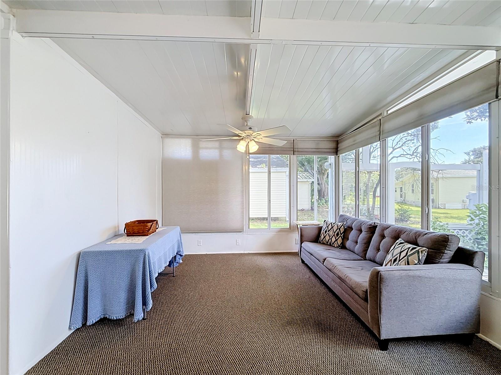 658 Rainbow Blvd Property Photo 46