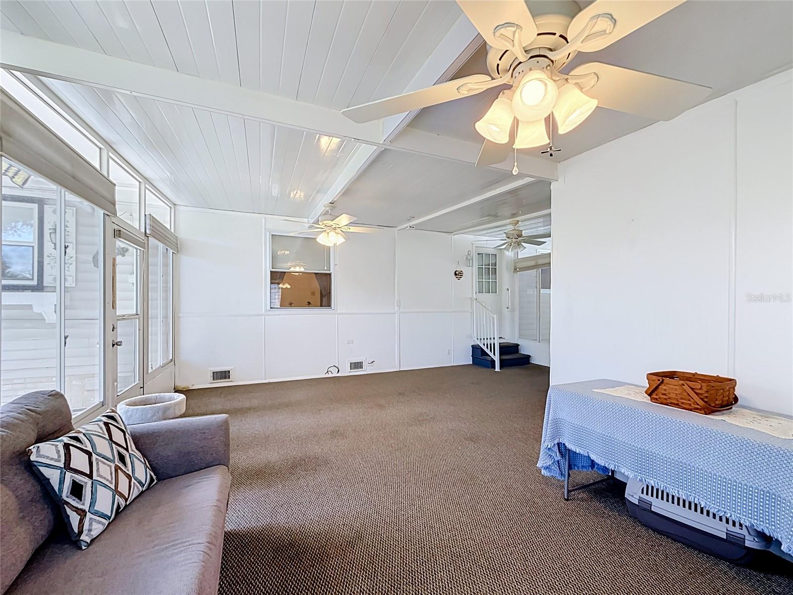 658 Rainbow Blvd Property Photo 47