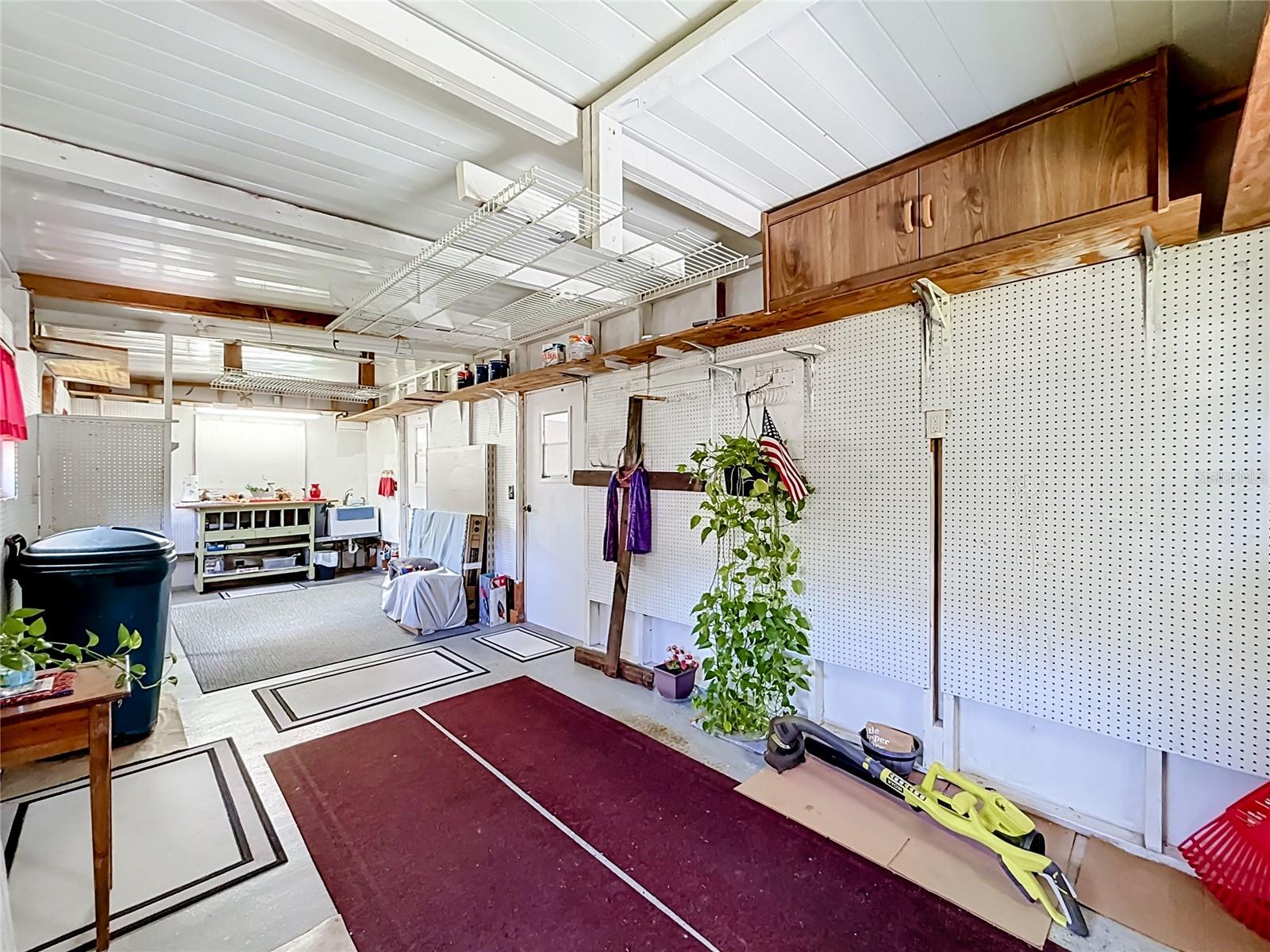 658 Rainbow Blvd Property Photo 51