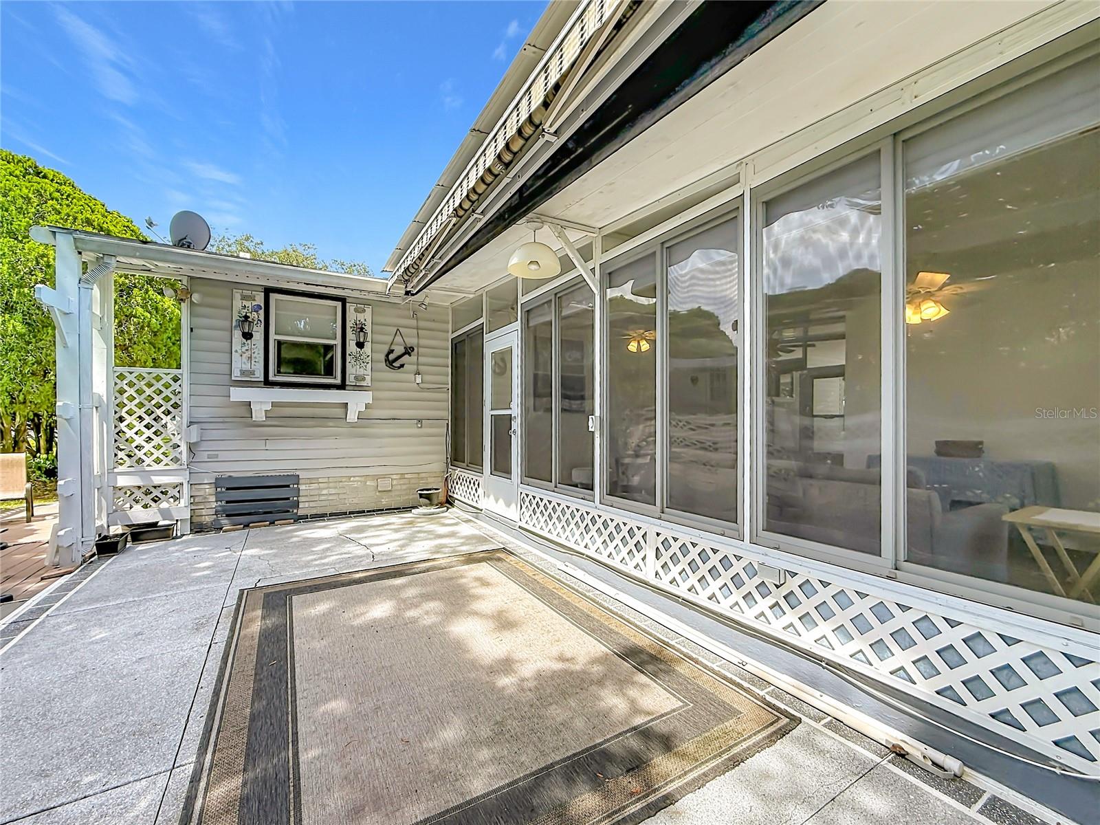 658 Rainbow Blvd Property Photo 55