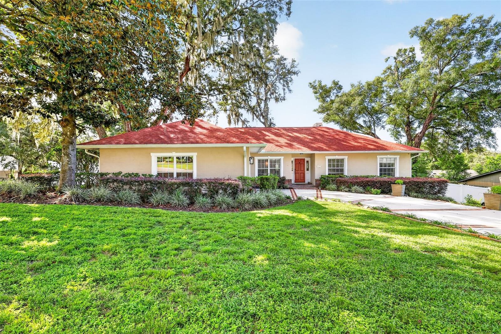 1812 Lake Francis Dr Property Photo 1