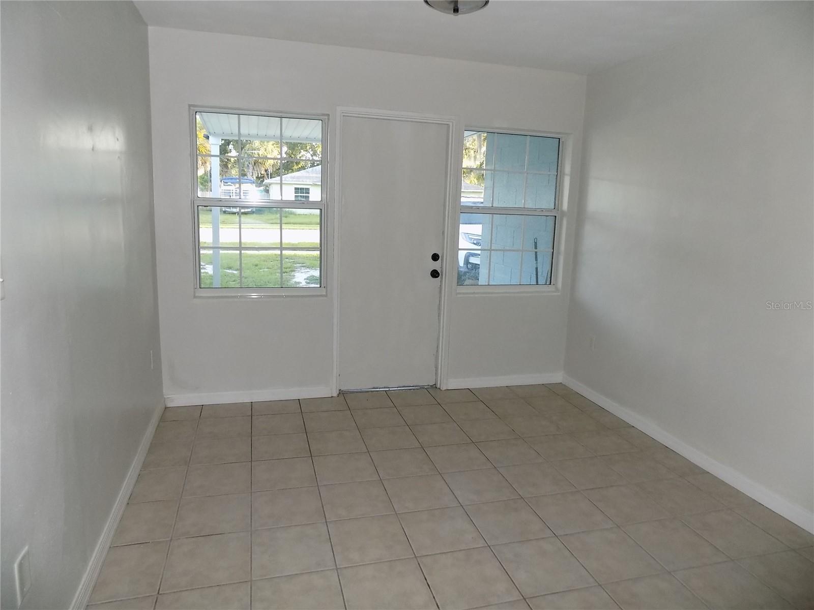 2747 Eastland Rd Property Photo 6