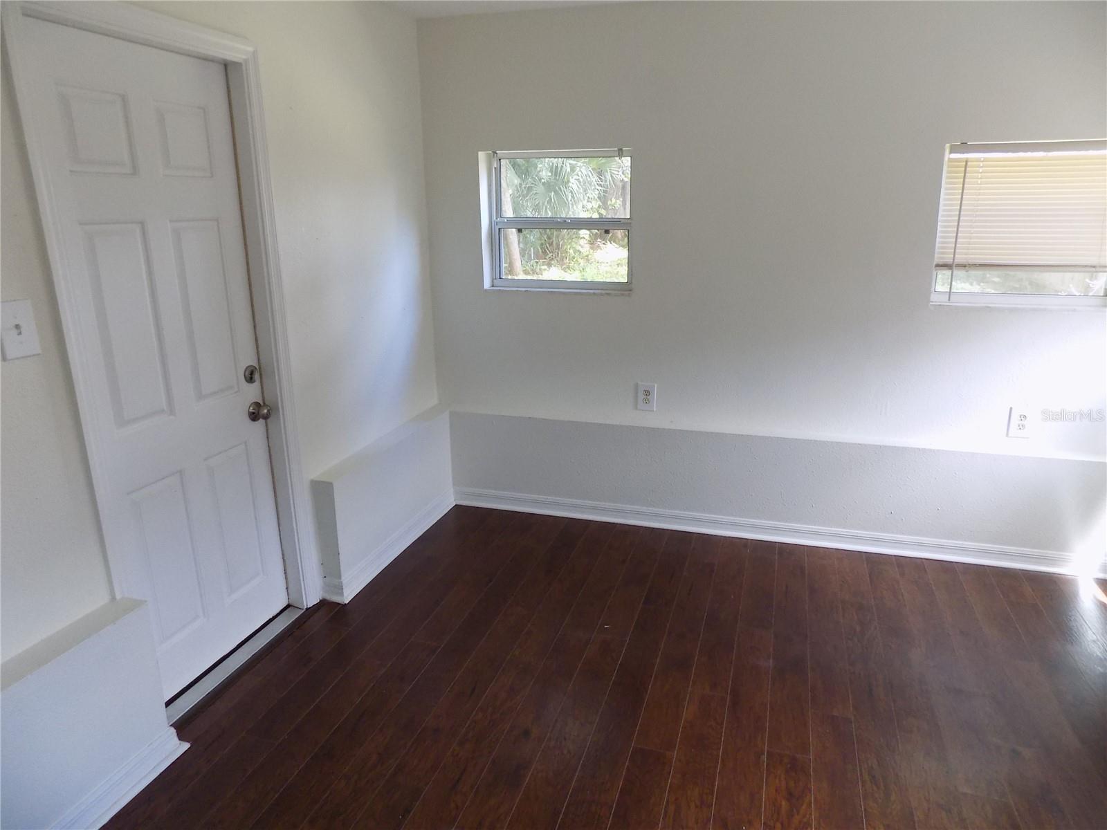 2747 Eastland Rd Property Photo 11