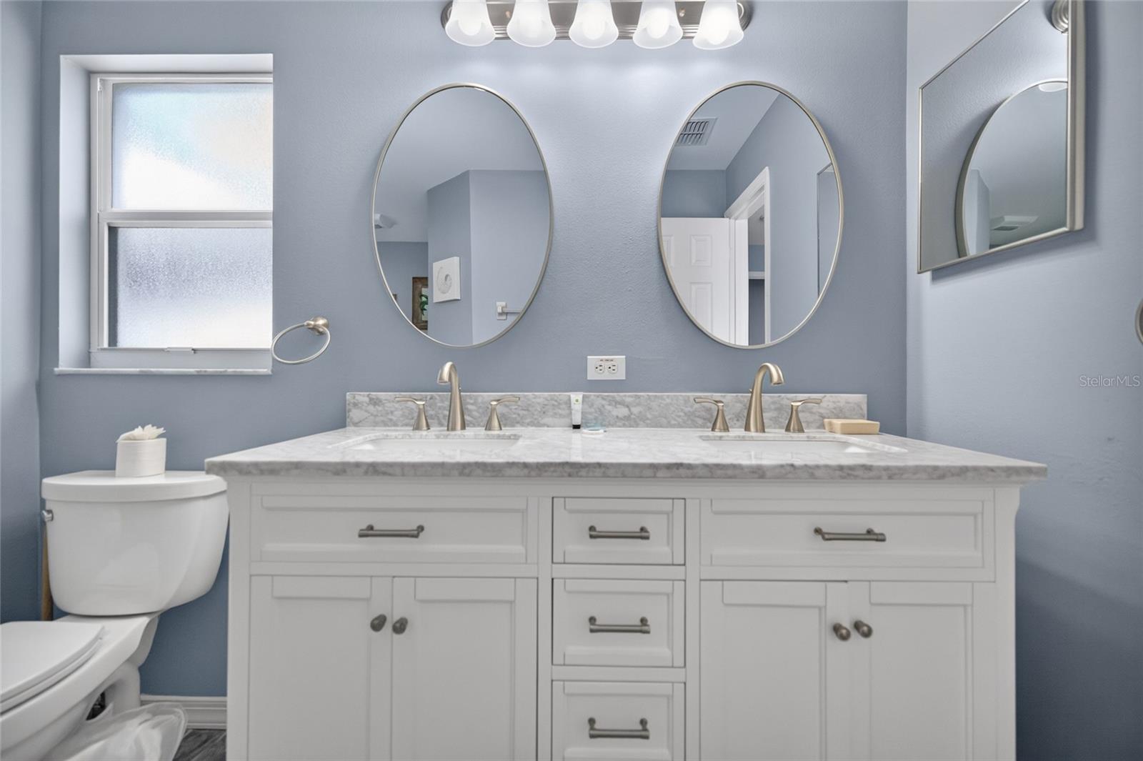 7833 Turkey Oak Ln Property Photo 6