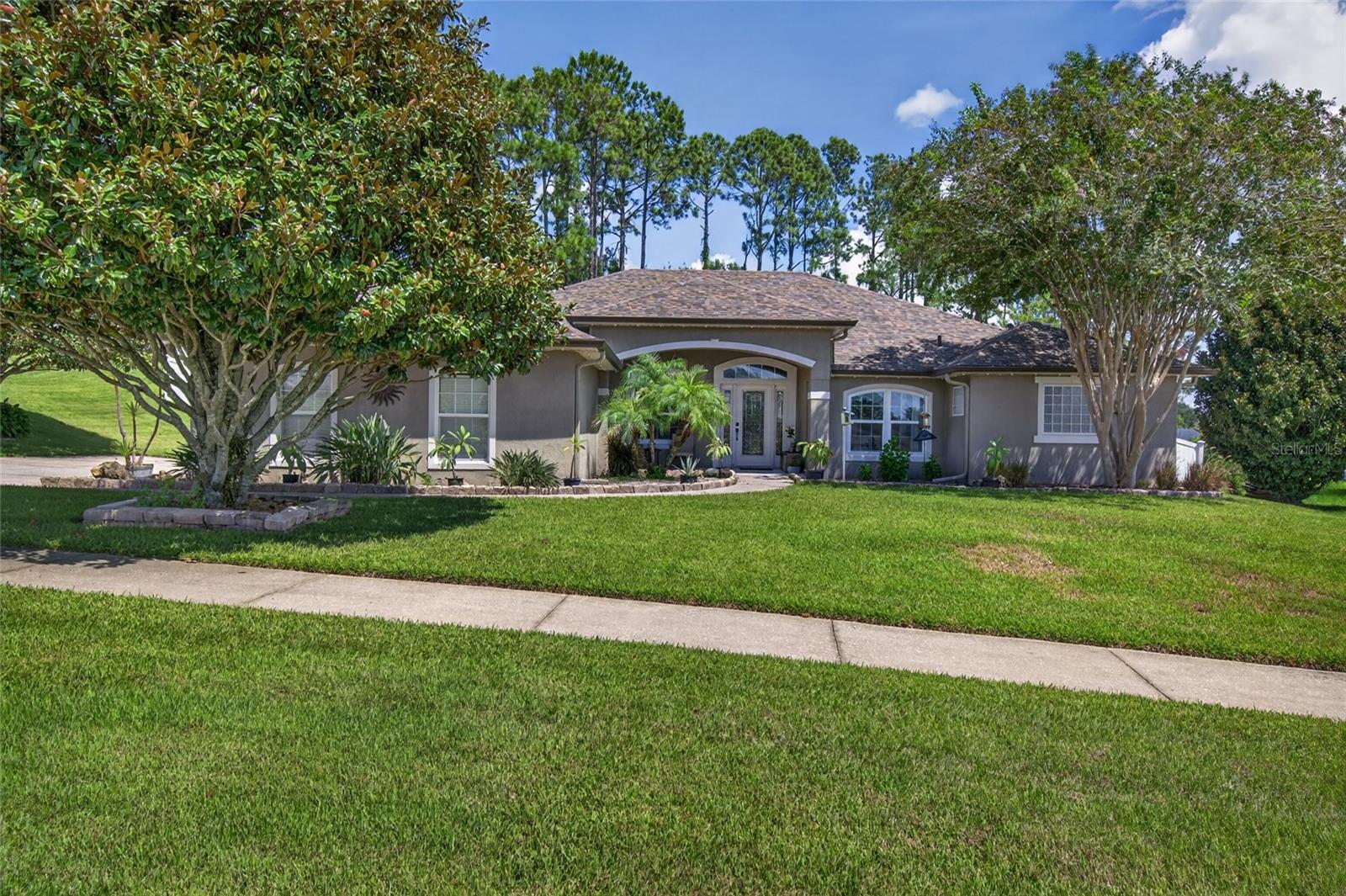 12902 Colonnade Cir Property Photo 1