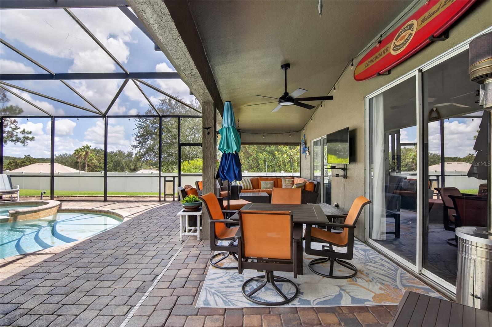 12902 Colonnade Cir Property Photo 3