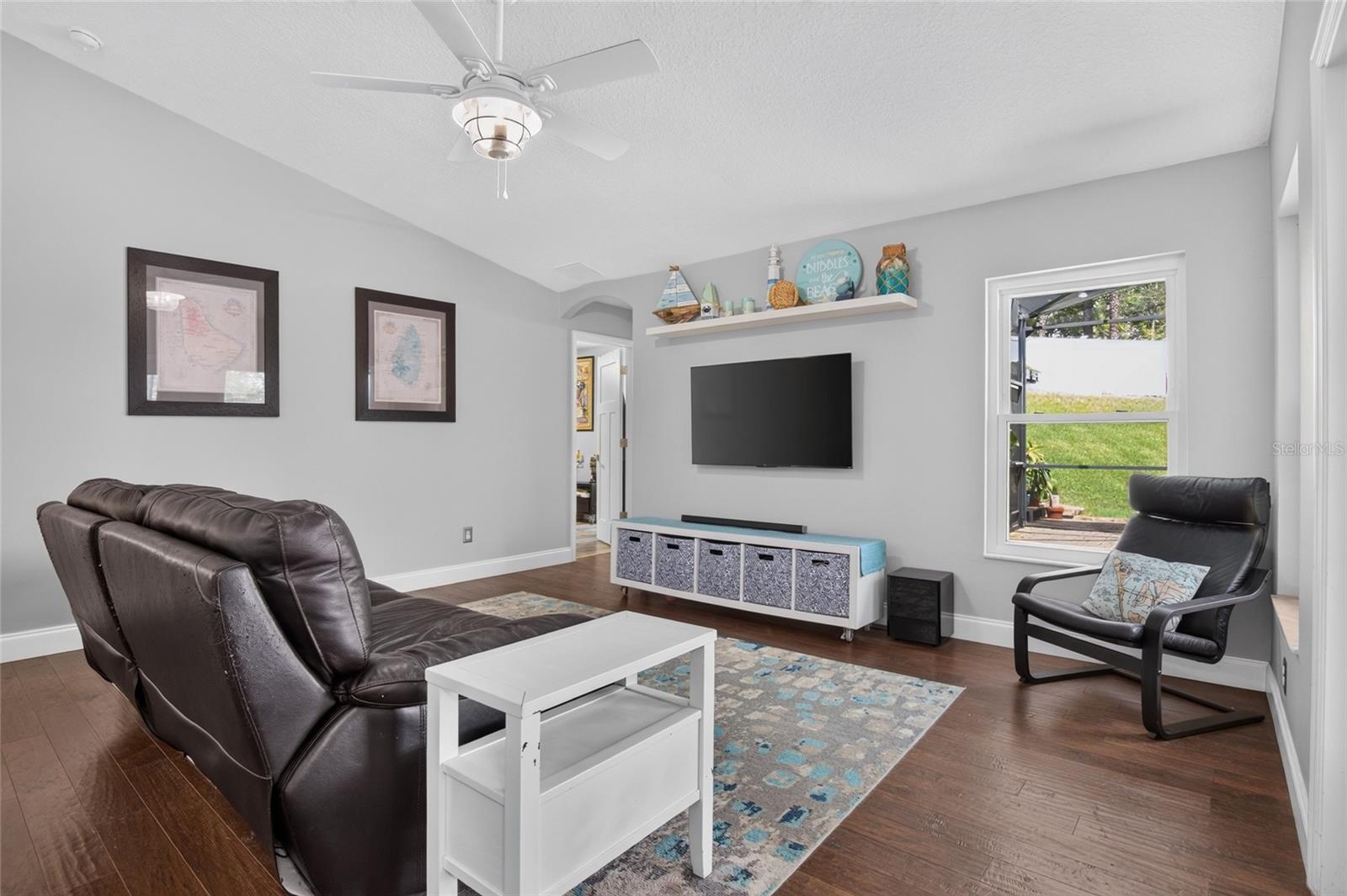 12902 Colonnade Cir Property Photo 8