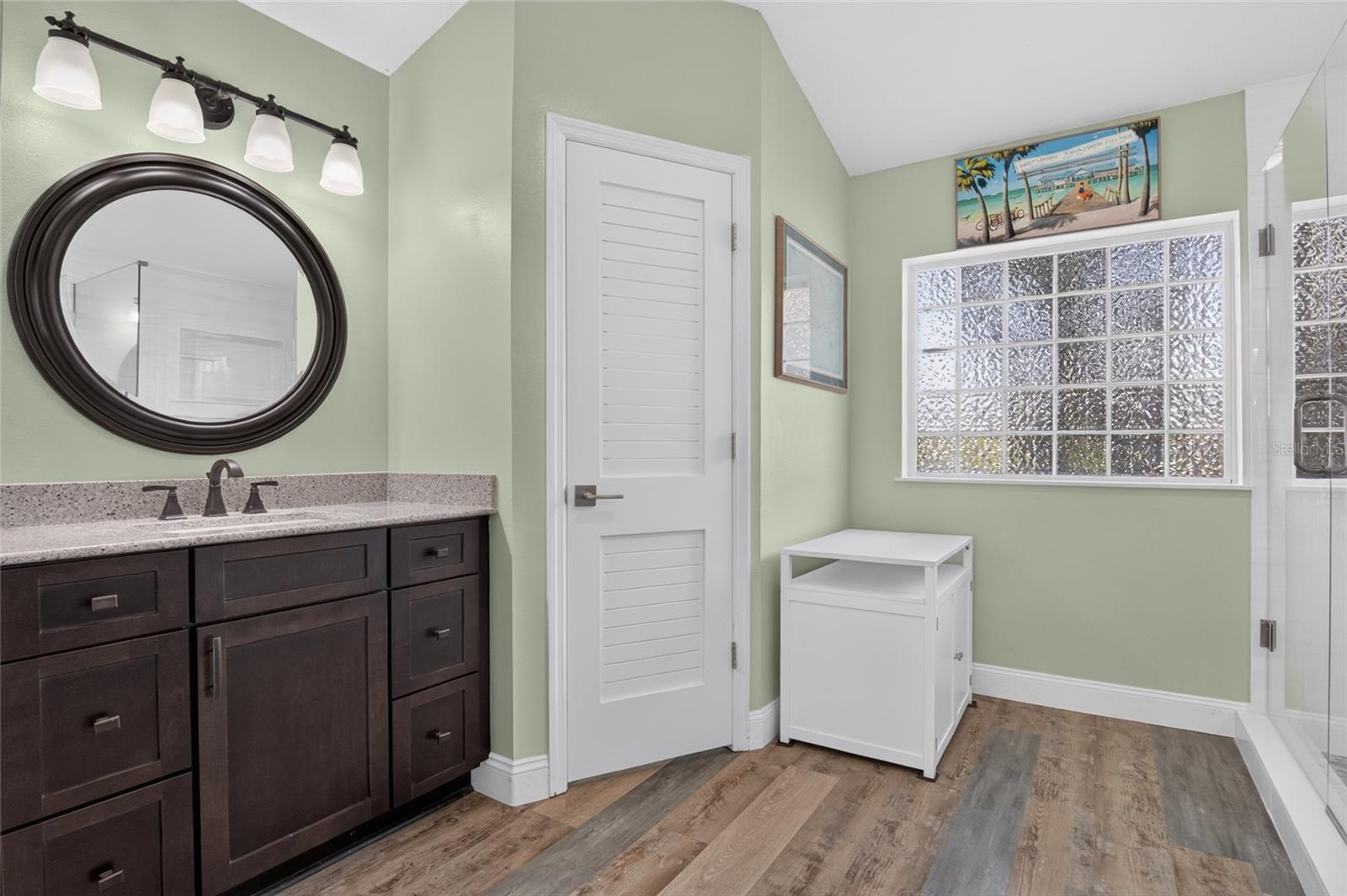 12902 Colonnade Cir Property Photo 13