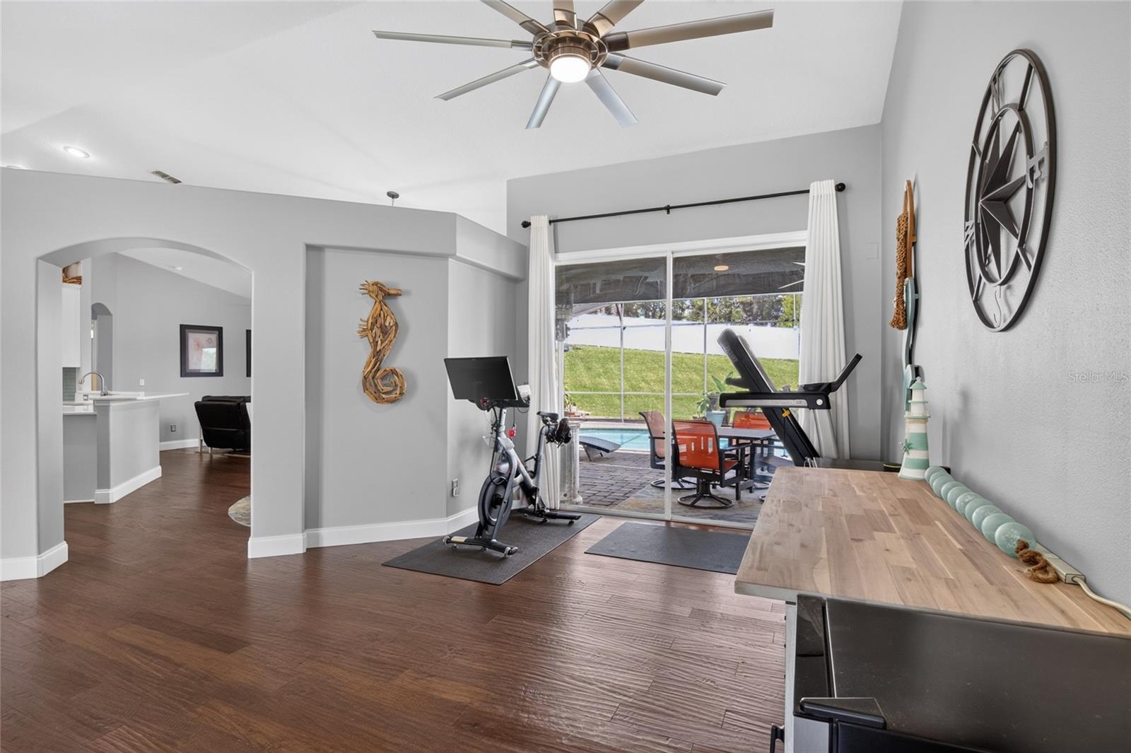 12902 Colonnade Cir Property Photo 18