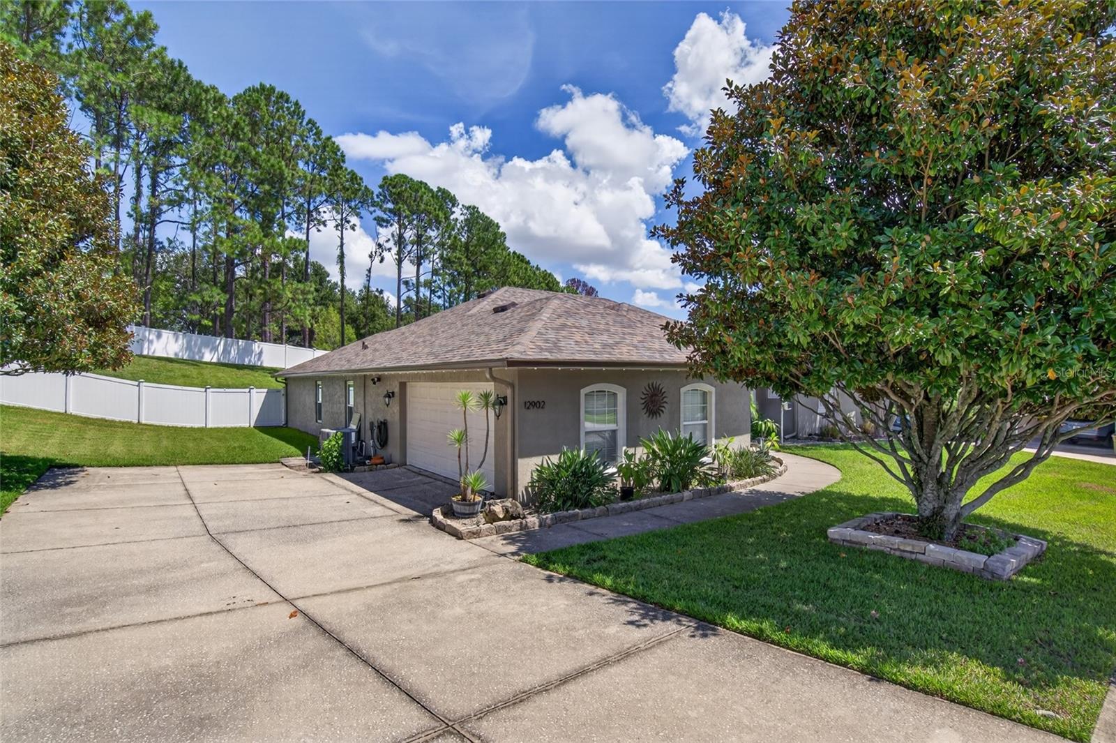 12902 Colonnade Cir Property Photo 33