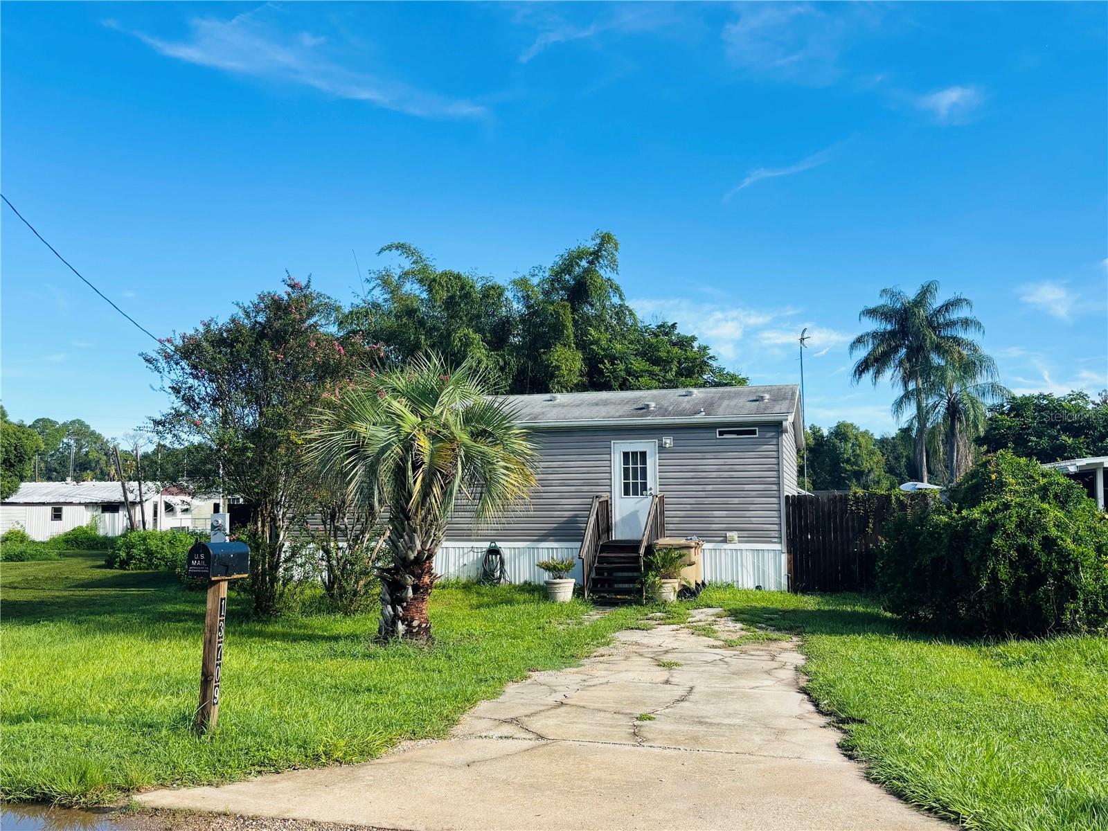 13709 Woodland Dr Property Photo 1