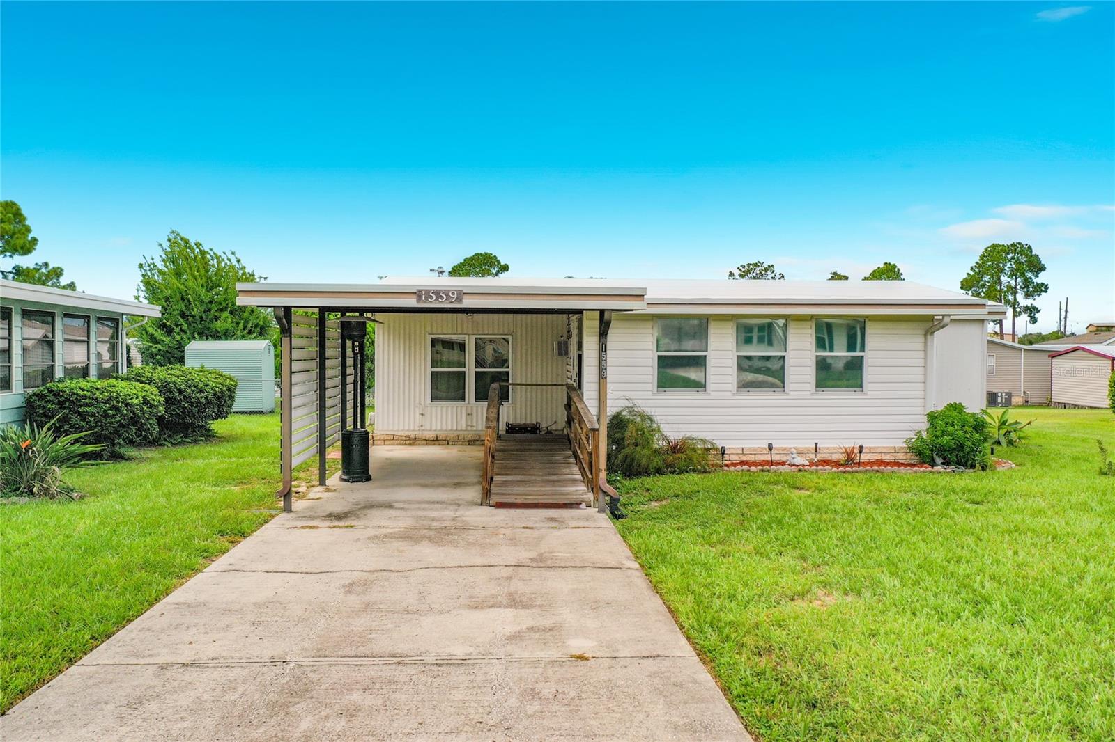 1559 Nassau Cir Property Photo 1