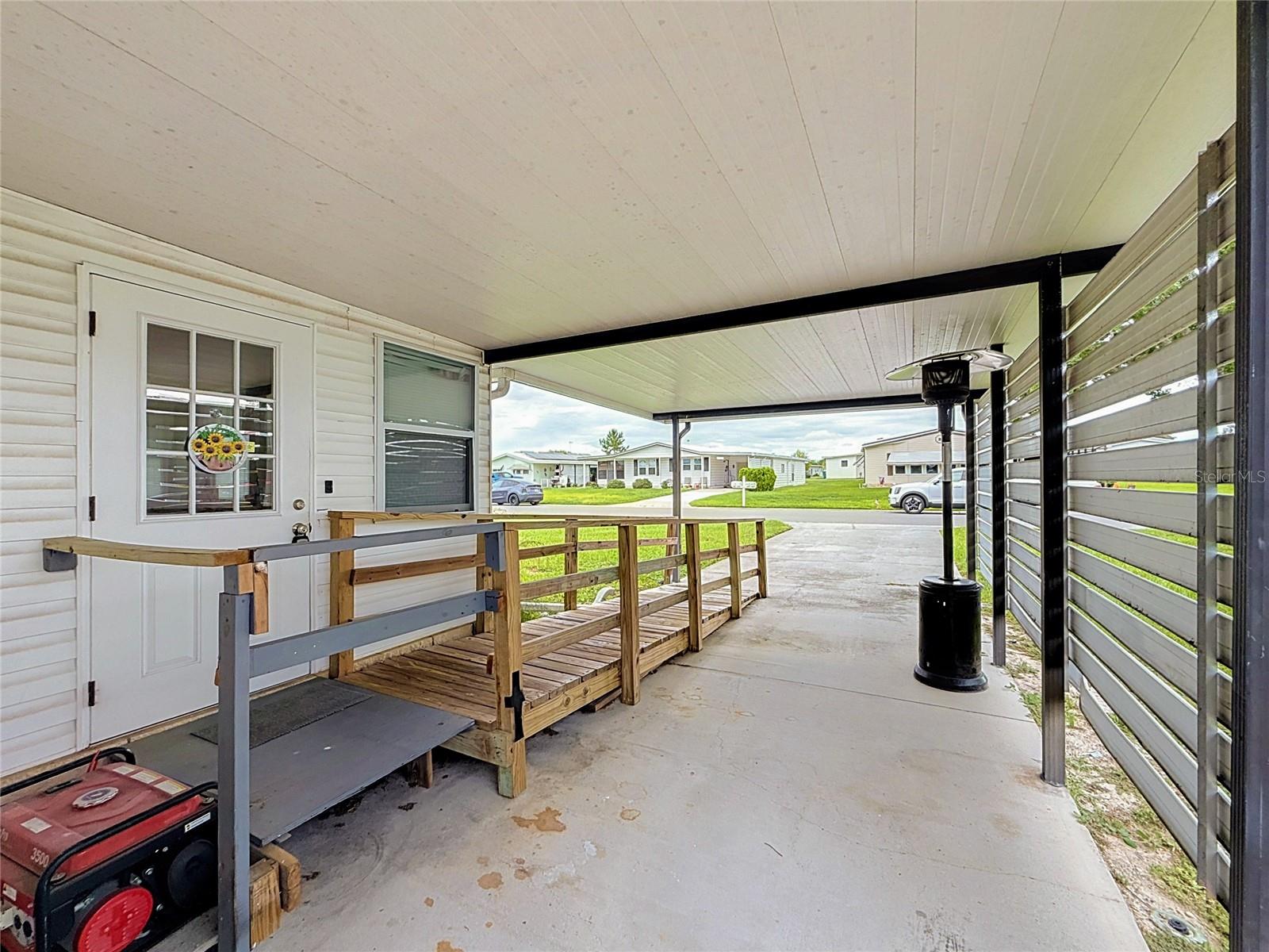 1559 Nassau Cir Property Photo 4