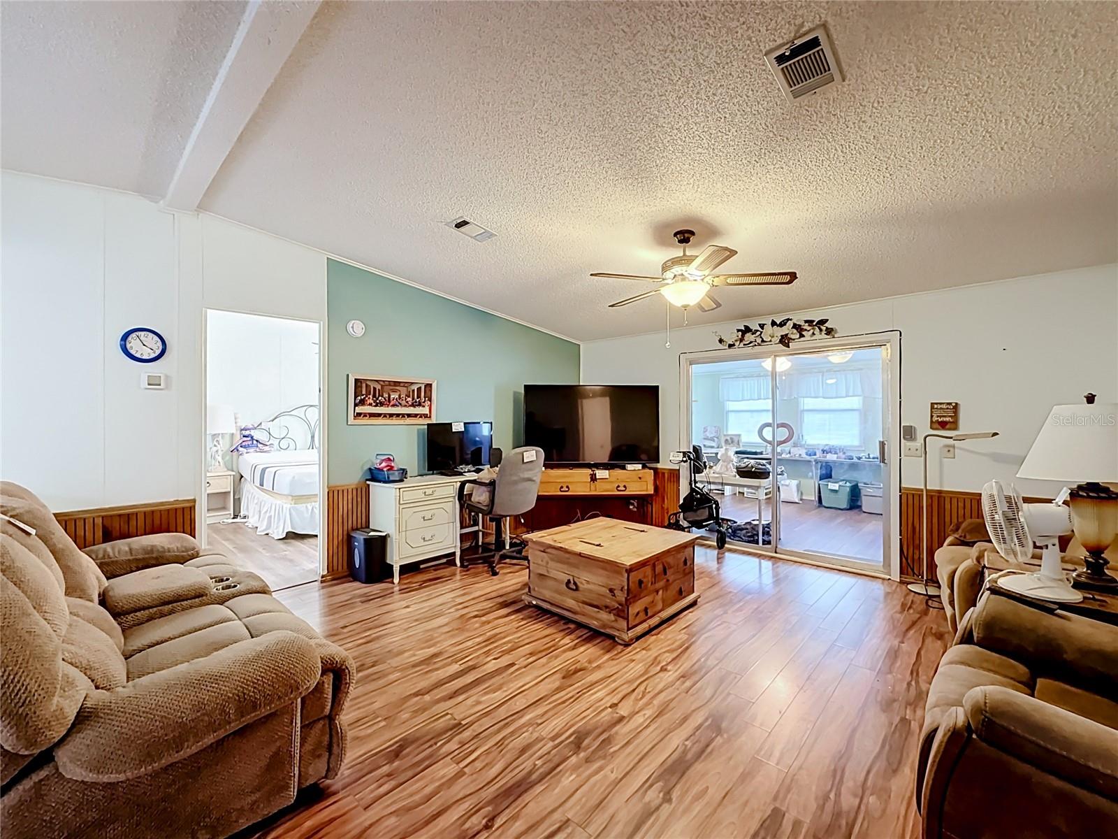 1559 Nassau Cir Property Photo 8