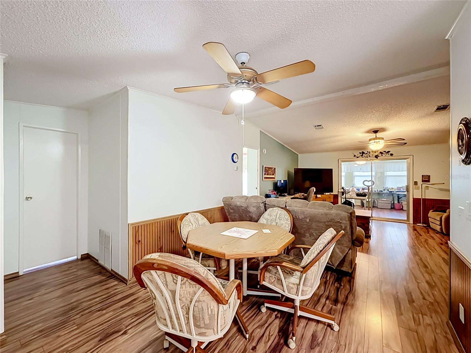 1559 Nassau Cir Property Photo 11