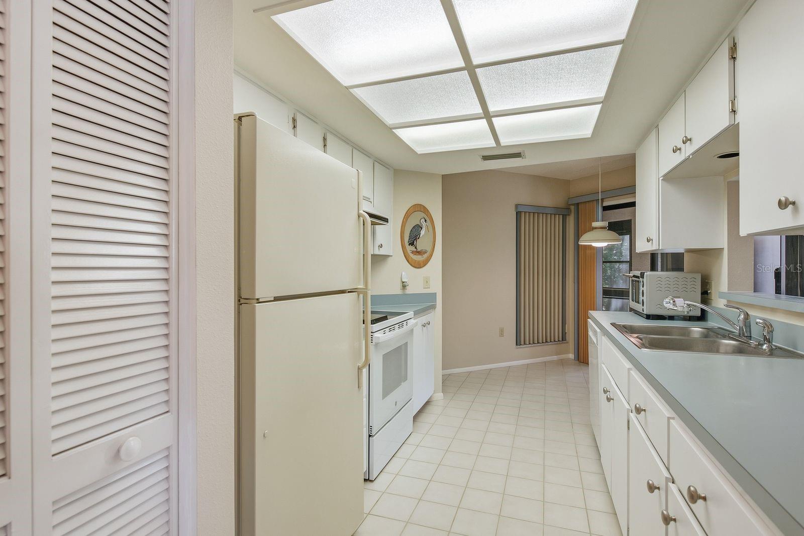 6810 Plumleaf Ct Property Photo 9
